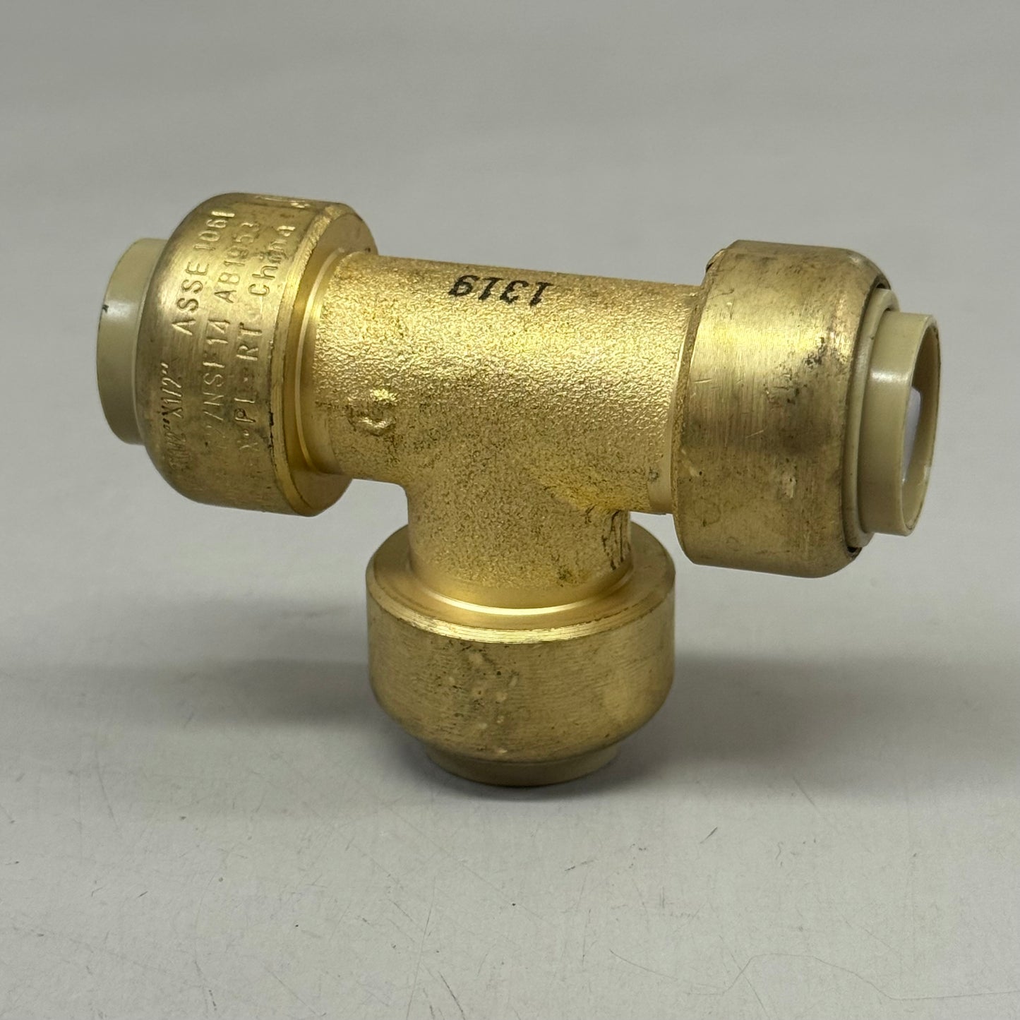 JONES STEPHENS  Push Global Brass Tee 1/2" Brass C77440LF