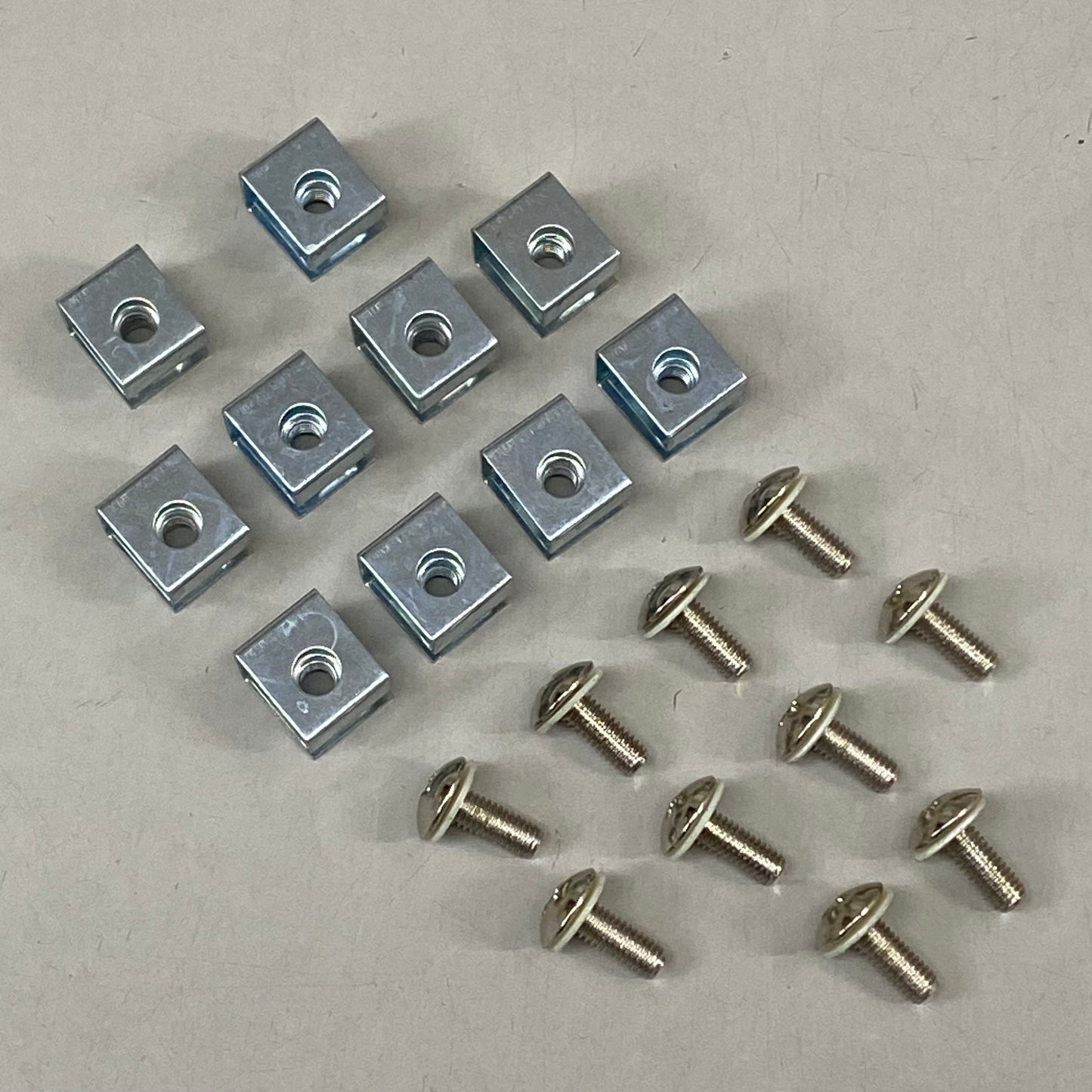 EMCOR ENCLOSURES (20 PACK) G-Shaped Spring Nut W/ Bolts 10-32 Zinc Plated Finish