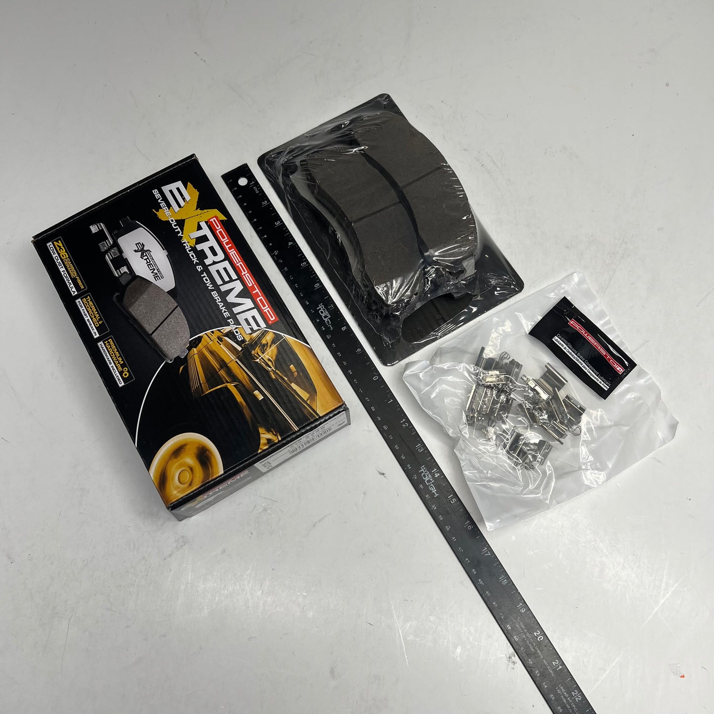 POWER STOP Truck & Tow Carbon Fiber Ceramic Brake Pads W/ Hardware Z36-2225