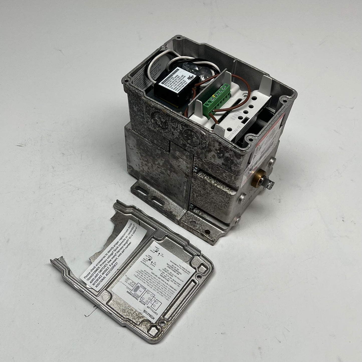 HONEYWELL Non-spring Return Foot Mounted Actuator 120V 150 lb-in. M7284A1004