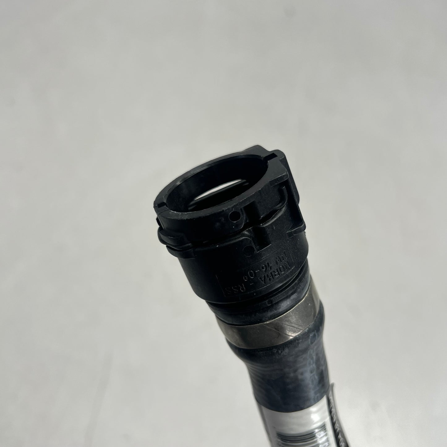GATES Coolant Hose for Bmw 525i, 528i & 530i Vehicles Black 24105
