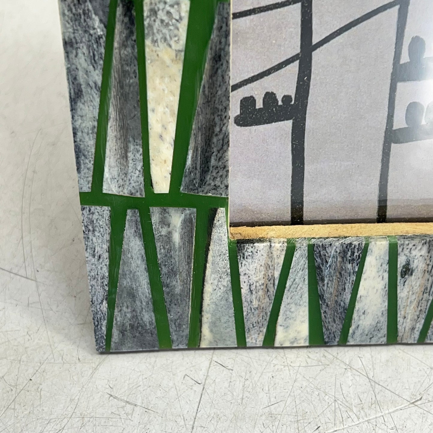 CREATIVE CO OP Reclaimed Wood & Resin Frame W/ Triangle Pattern Holds 4x6 Photo
