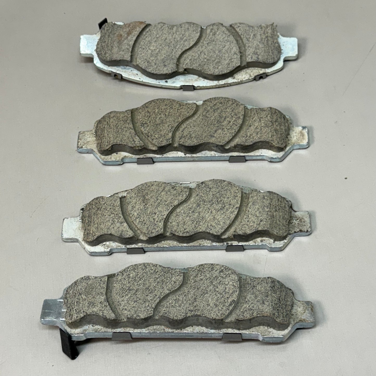 WAGNER OEx Premium Ceramic Disc Brake Pad Set 6 1/2" x 2" Grey OEX1401