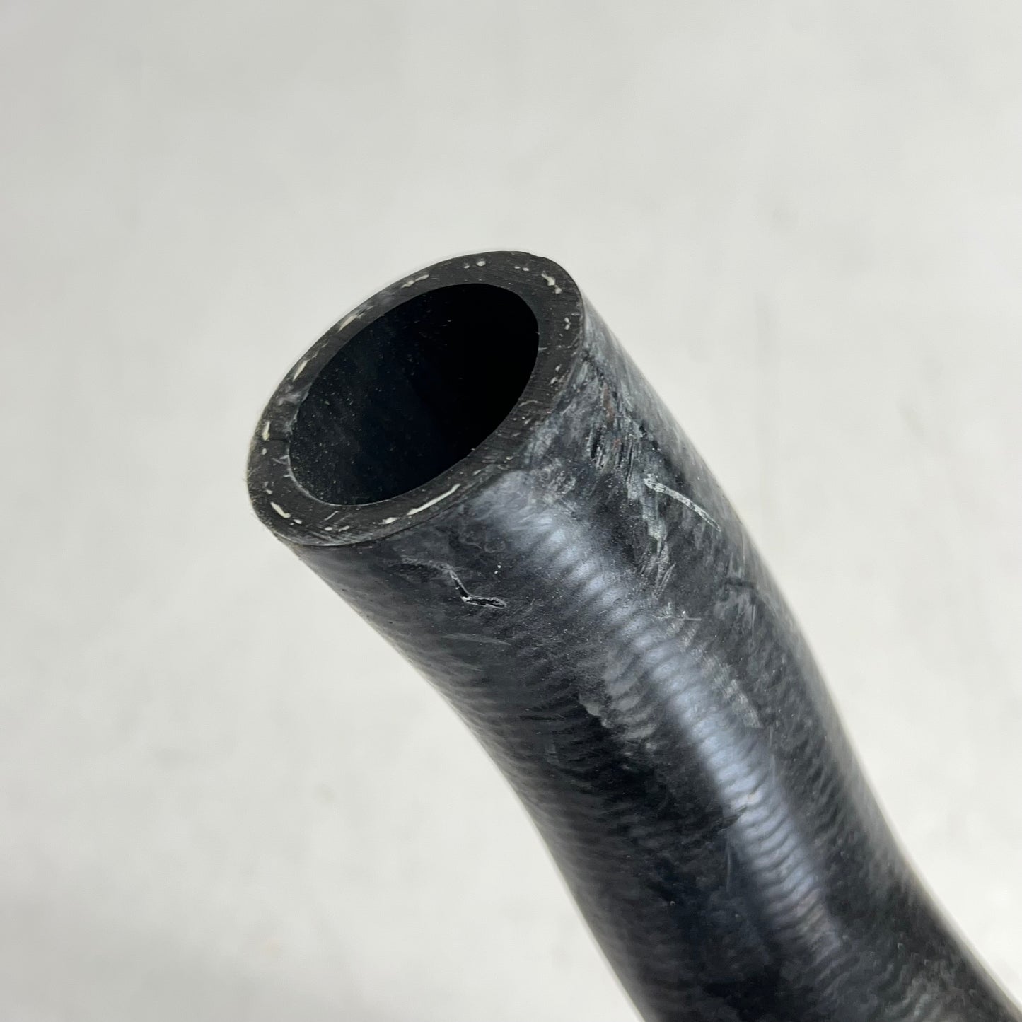 GATES Coolant Hose for Chevrolet, Pontiac & Saturn  17-5/16" L Black 23472