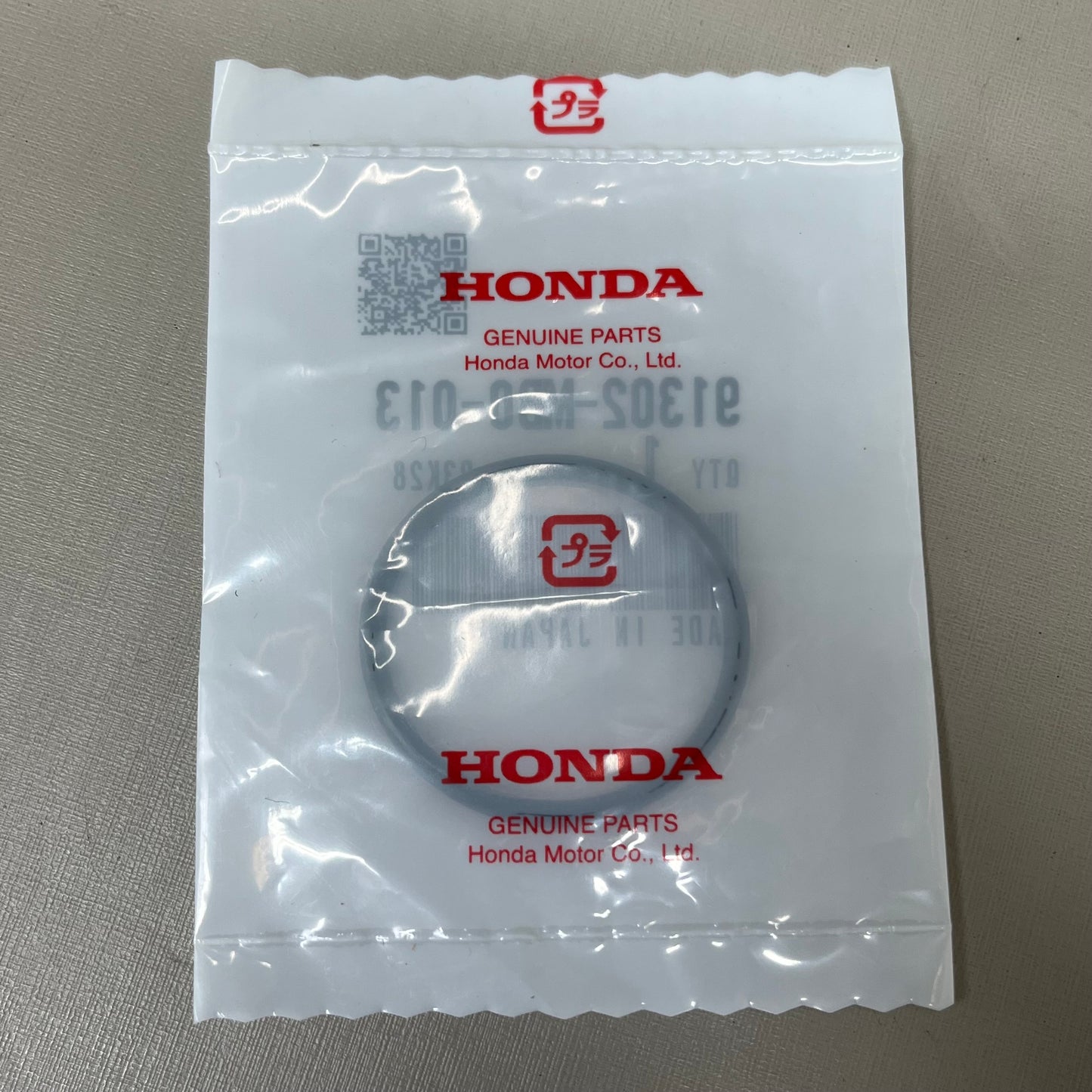 HONDA OEM (LOT OF 19) Miscellaneous Automotive Parts