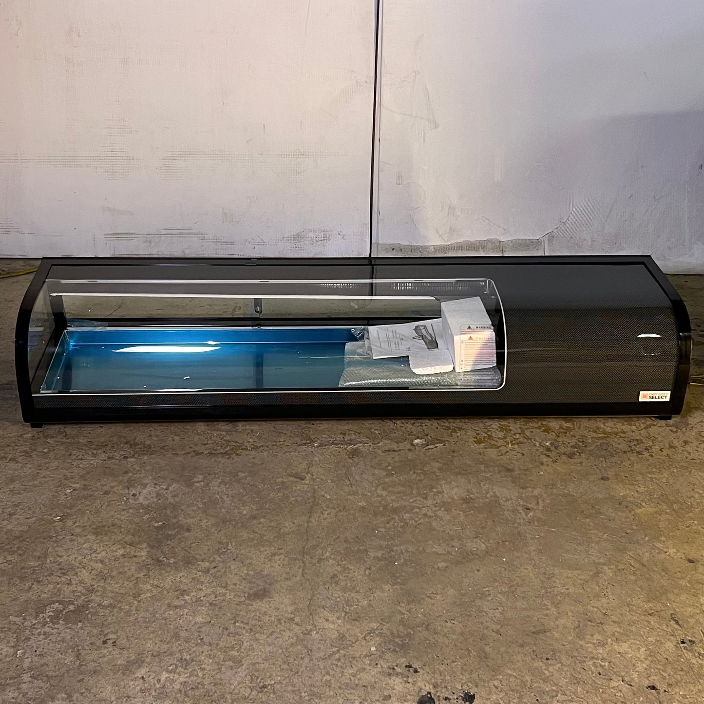 EMPEROR'S SELECT CSD-60 Countertop Refrigerated Sushi Display Case 115V 1/6HP Sz 60"W x 2 3/4 cu. ft. 478CSD60HC