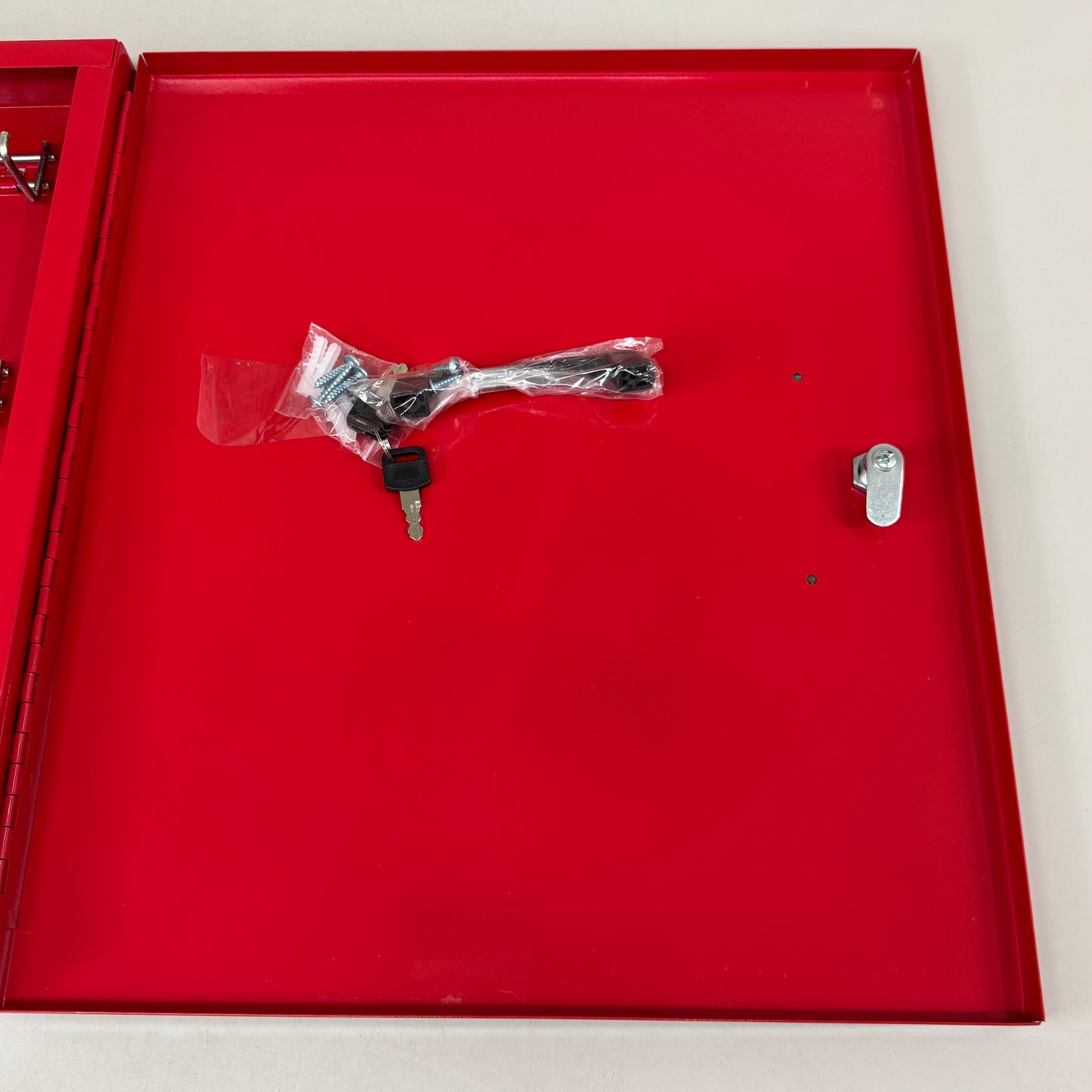 BRADY PadLock Control Lockout Tagout Station 18"x15"x2" `