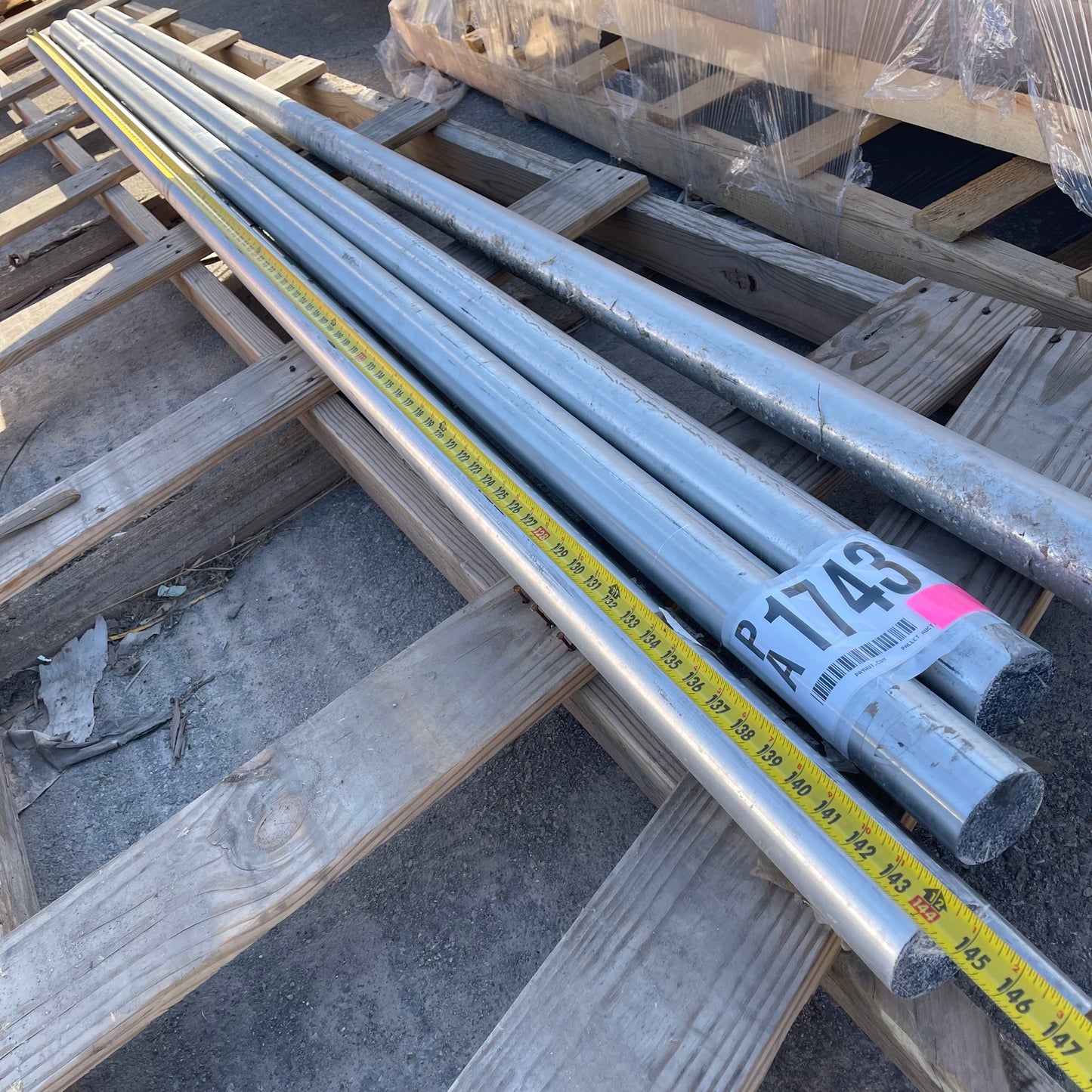 ZA@ Pallet of ALUMINUM Rod 2” Diameter 70 lbs (AS-IS)