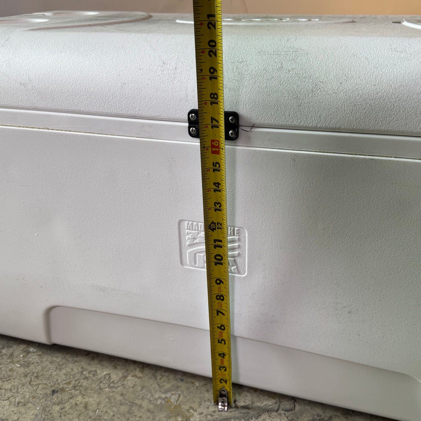 IGLOO MAXCOLD 150 QT Cooler, Marine Contour 4903322