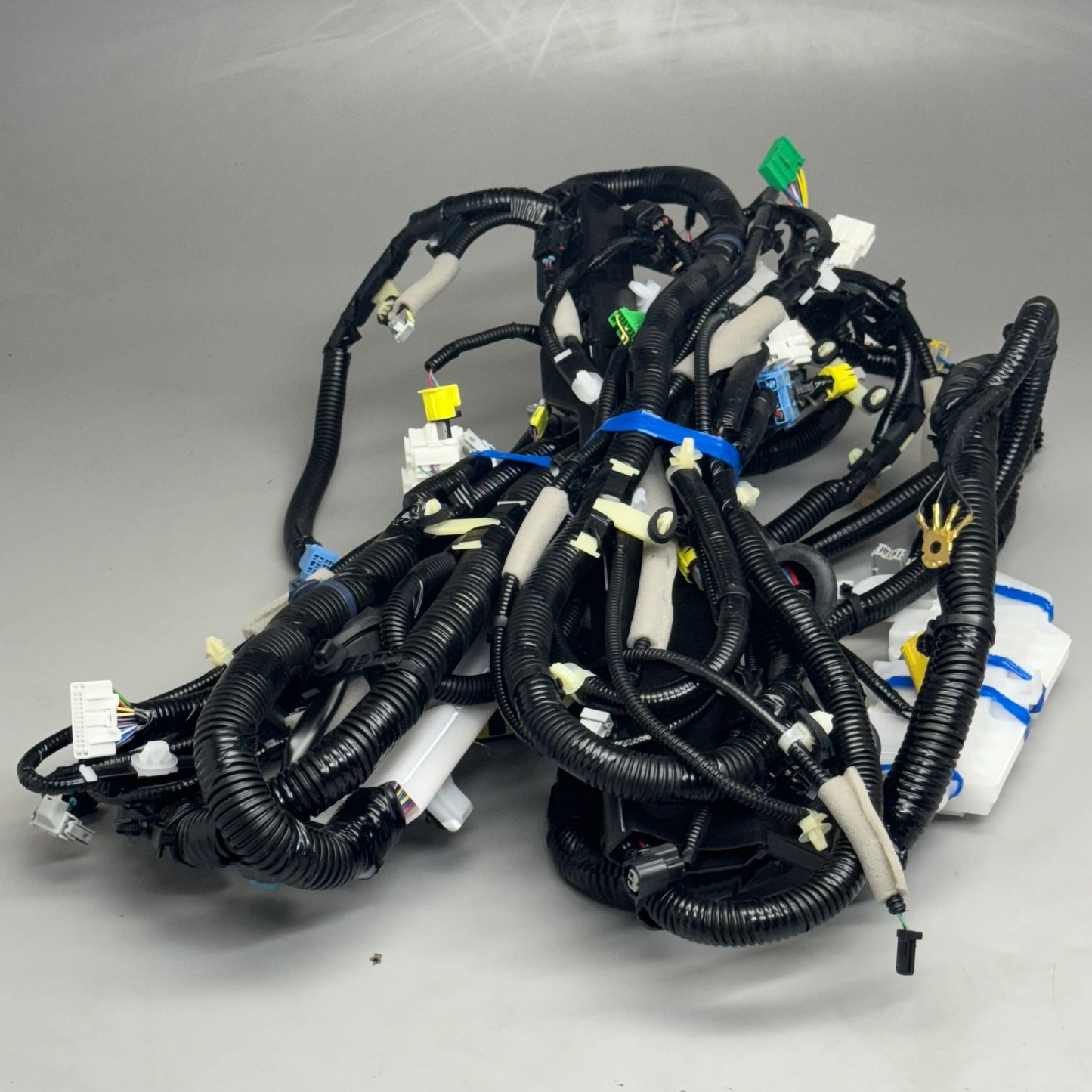 HONDA Wiring Harness 83211-3W0-A01ZB 84211-TK8-A01ZC 32107-TVC-A10 Beige/Black 34”Lx6”W Plastic