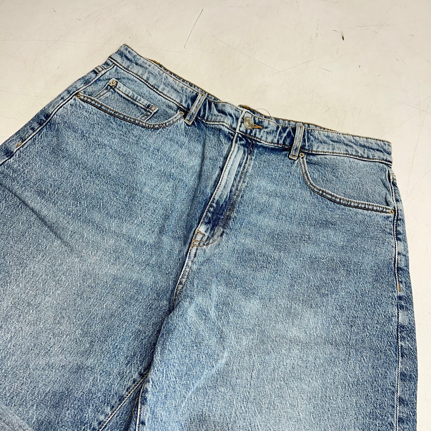RW & CO Slouchy Mid-rise Jeans Cuffed Legs Women's Sz 33 Light Wash 490771