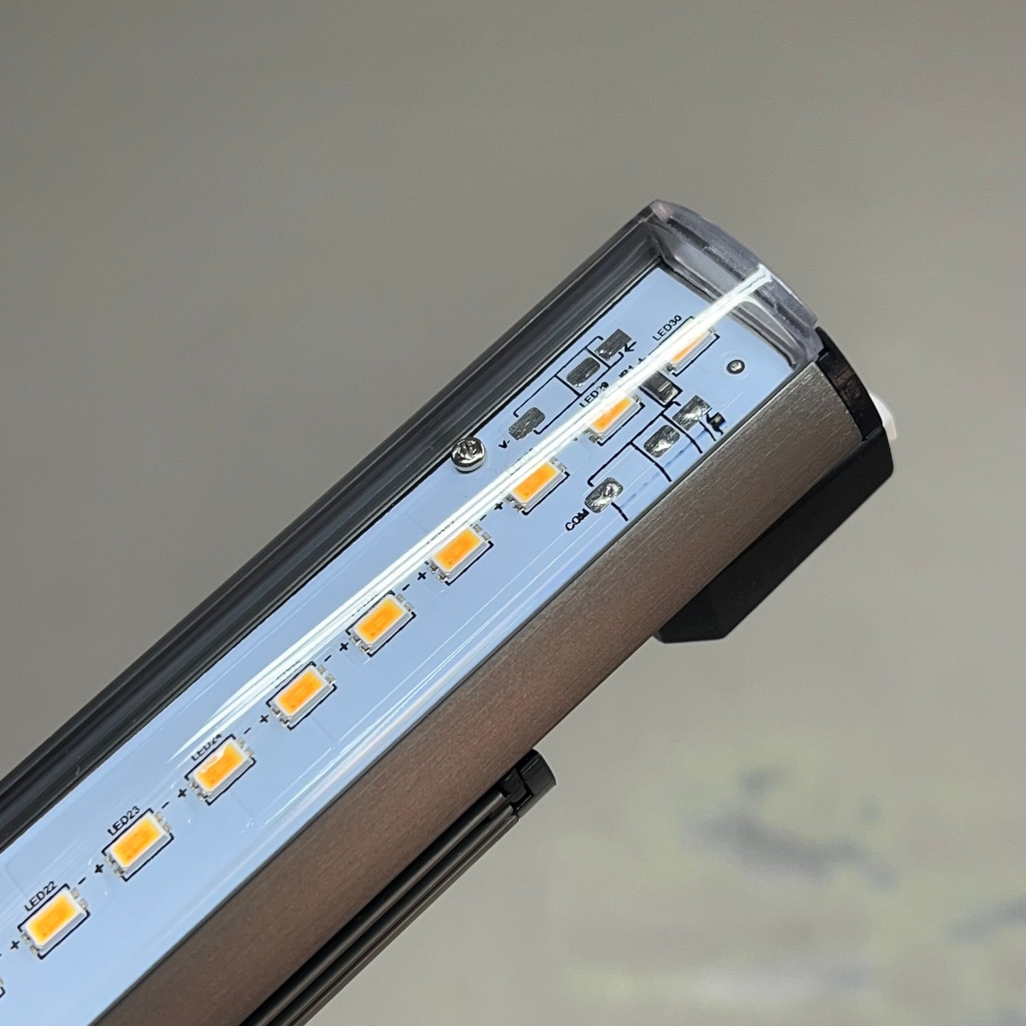 INSIGHT LIGHTING Pilot PCM Light Fixture 110-277VAC PCM/10W/35K/0-10V/12"/MG