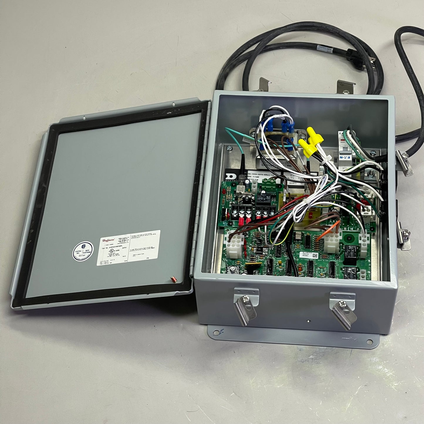 DAKTRONICS Scoreboard Controller Assembly 0A-1000-1075(Used, Working)