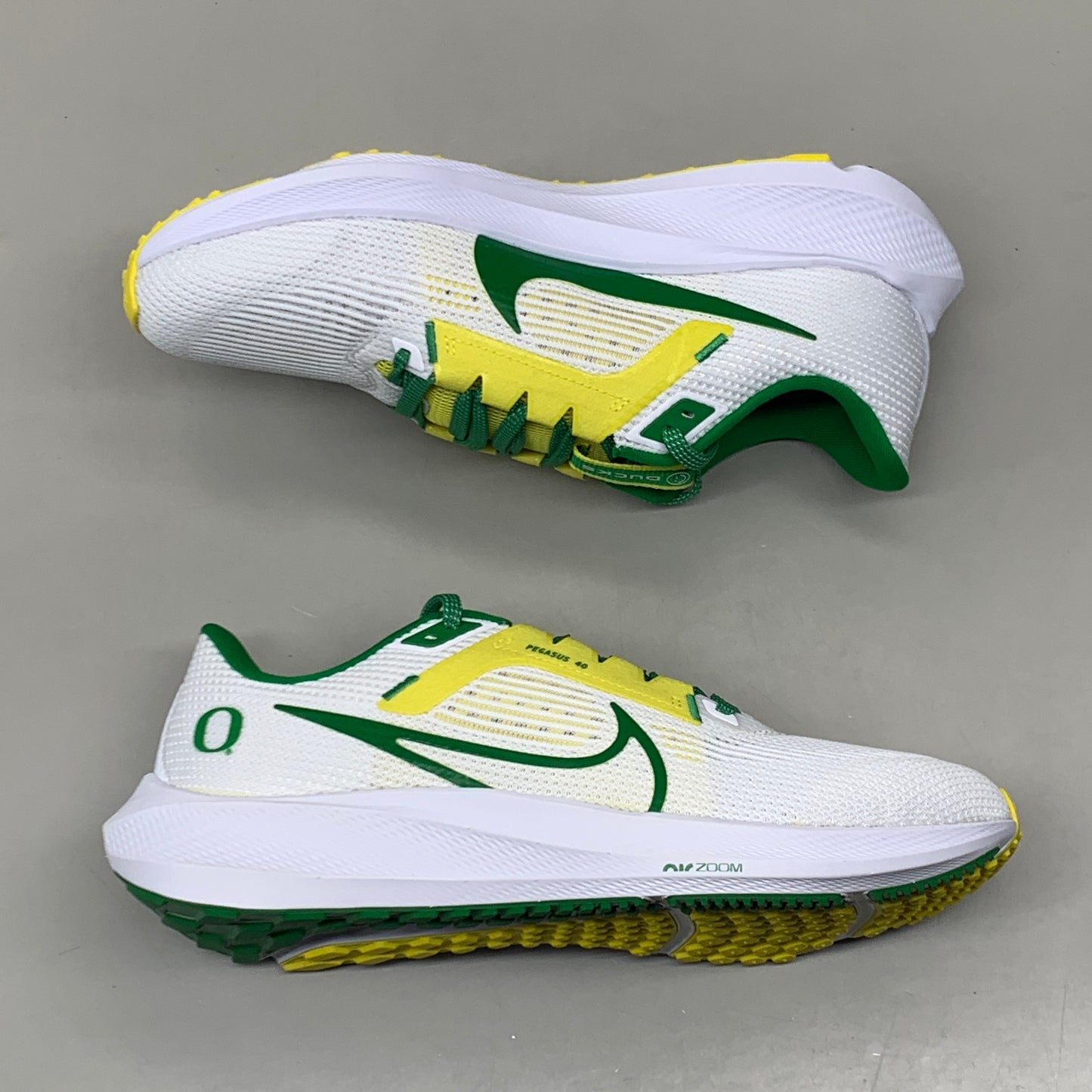 NIKE Zoom Pegasus 40 OREGON White and Apple Green 11.5 W 10 M DZ5979-100