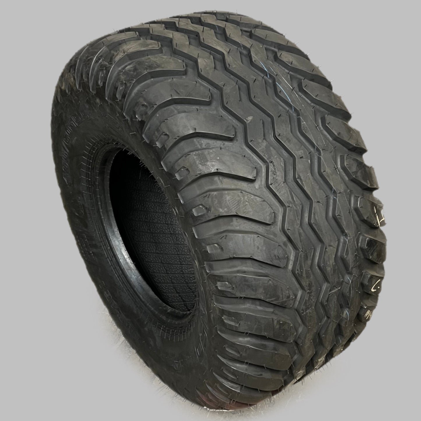 ASCENSO Agriculture Farming Implement Tire IMB 161 Size 400/60-15.5