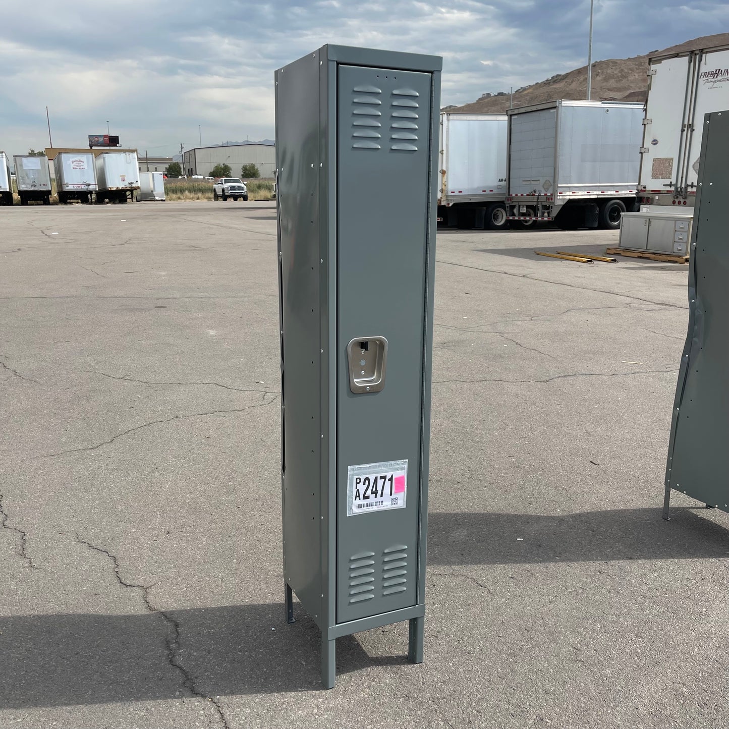 ZA@ HALLOWELL One Wide, Single Tier Locker Grey (AS-IS)(C)
