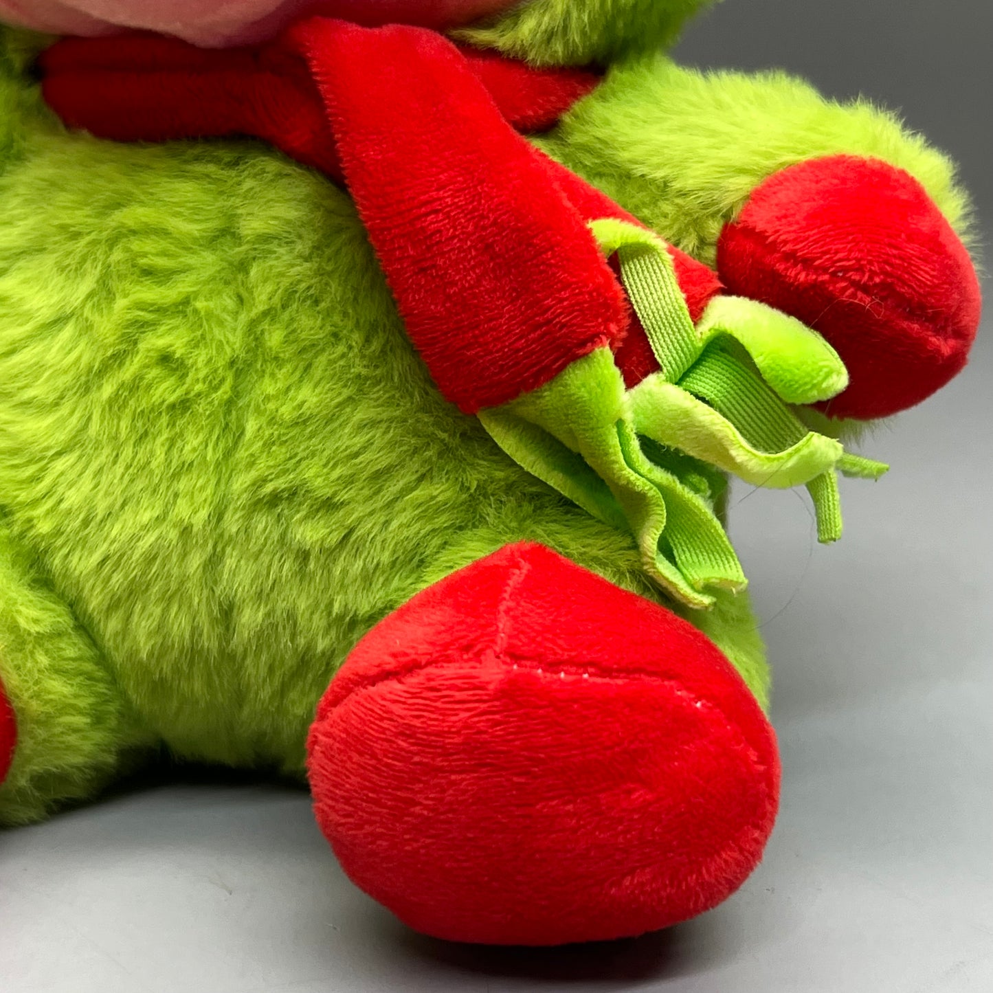 PEEK A BOO TOYS Pig / Grinch Stuffed Animal Green/ Pink XMASDIS30