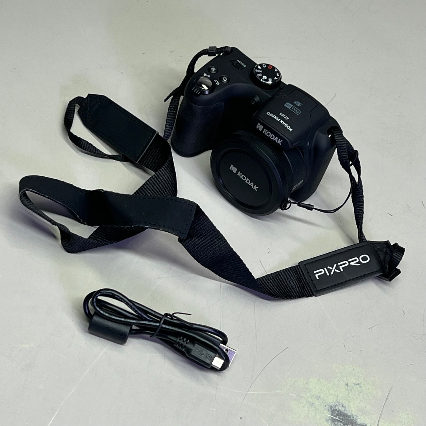 ZA@ KODAK PIXPRO Astro Zoom Digital Camera 25X Optical Zoom Black AZ255 Like New