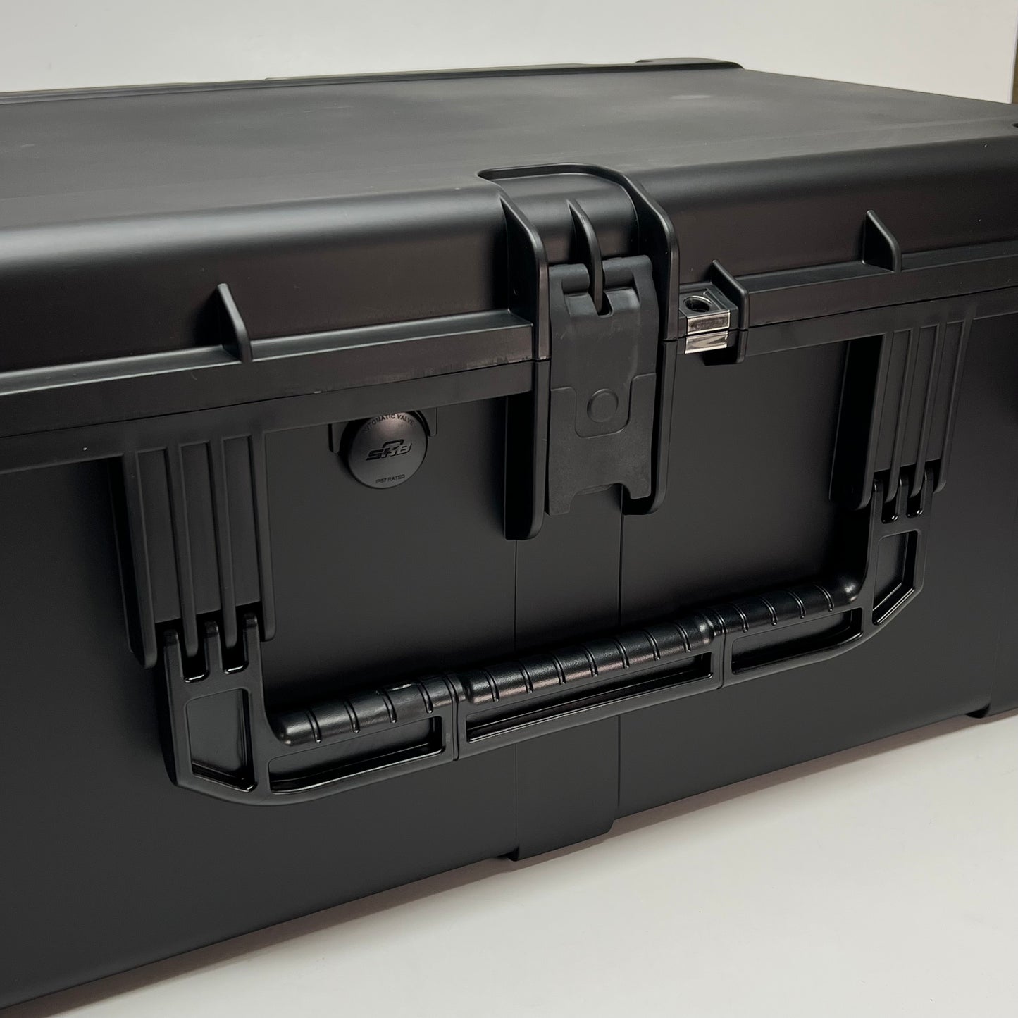 SKB I Series Case Ultra High Strength Heavy Duty Handles 33x22x12.75" 301|9-12
