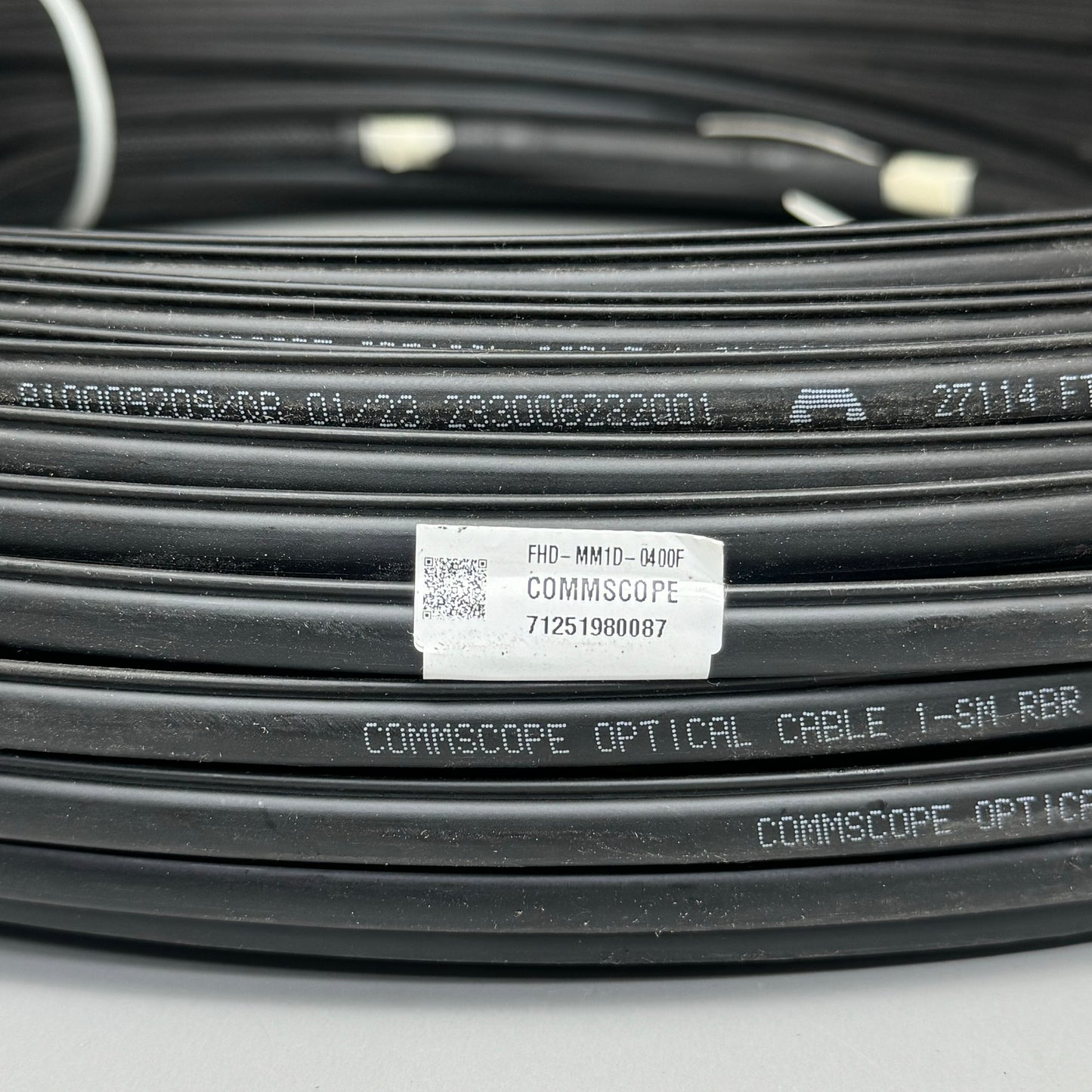 COMMSCOPE Fibre Optic Cable 1-SM RBR 400ft Fiber Material Black