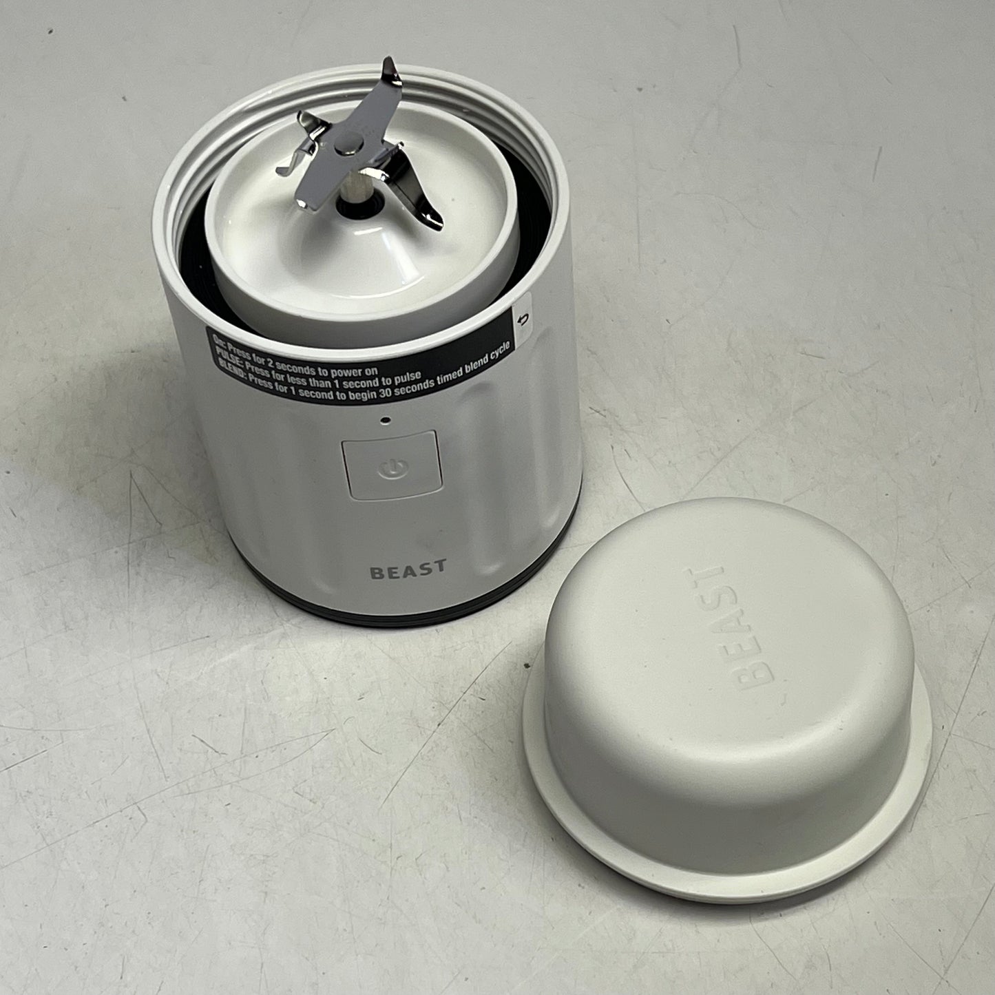 ZA@ BEAST Go Cordless Premium Portable Blender W/ Drinking Cap & Straw 11.12V Cloud White (As-is)