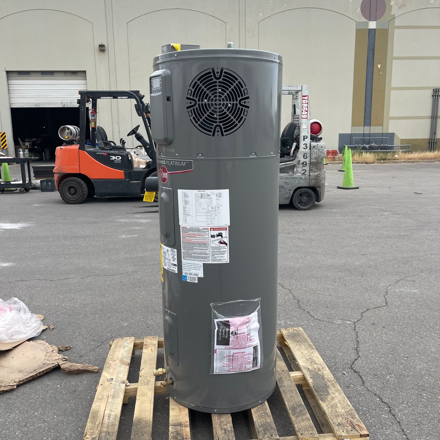 Z@ RHEEM Hybrid Electric Water Heater 50 gal Grey XE50T10H45U1 (New, Small Dent)