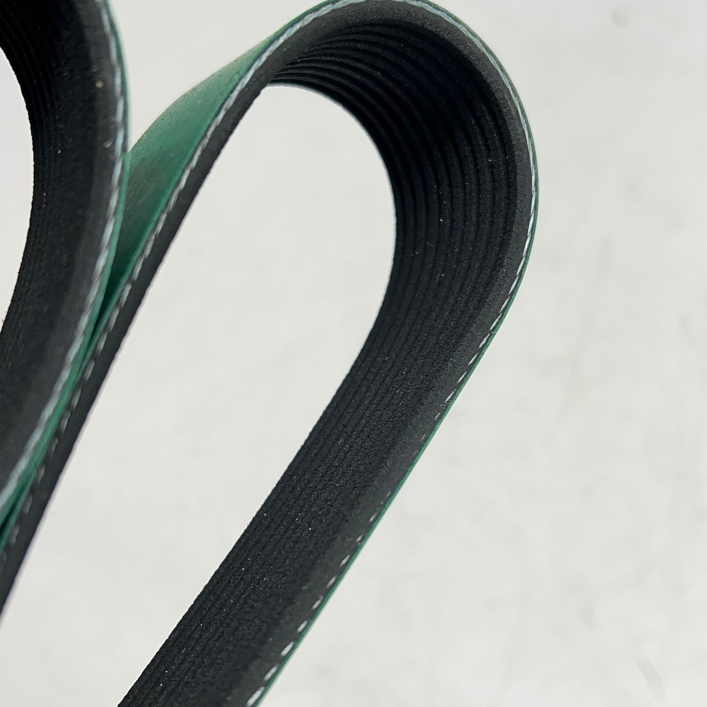 GATES Micro-v Fleetrunner Serpentine Belt for Prevost 10 Rib 60" Black K100594HD