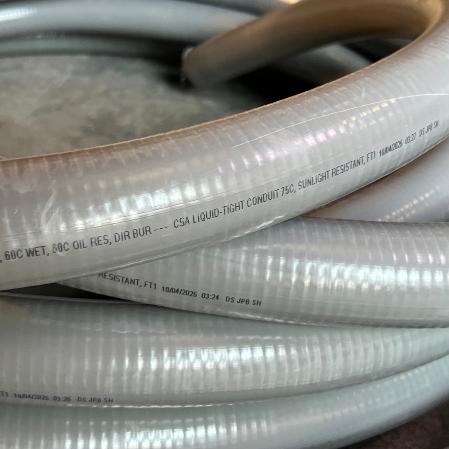 SOUTHWIRE TITAN 2 Metallic Liquidtight Flexible Conduit Sz 50ft x 1-1/2" Grey 55093205
