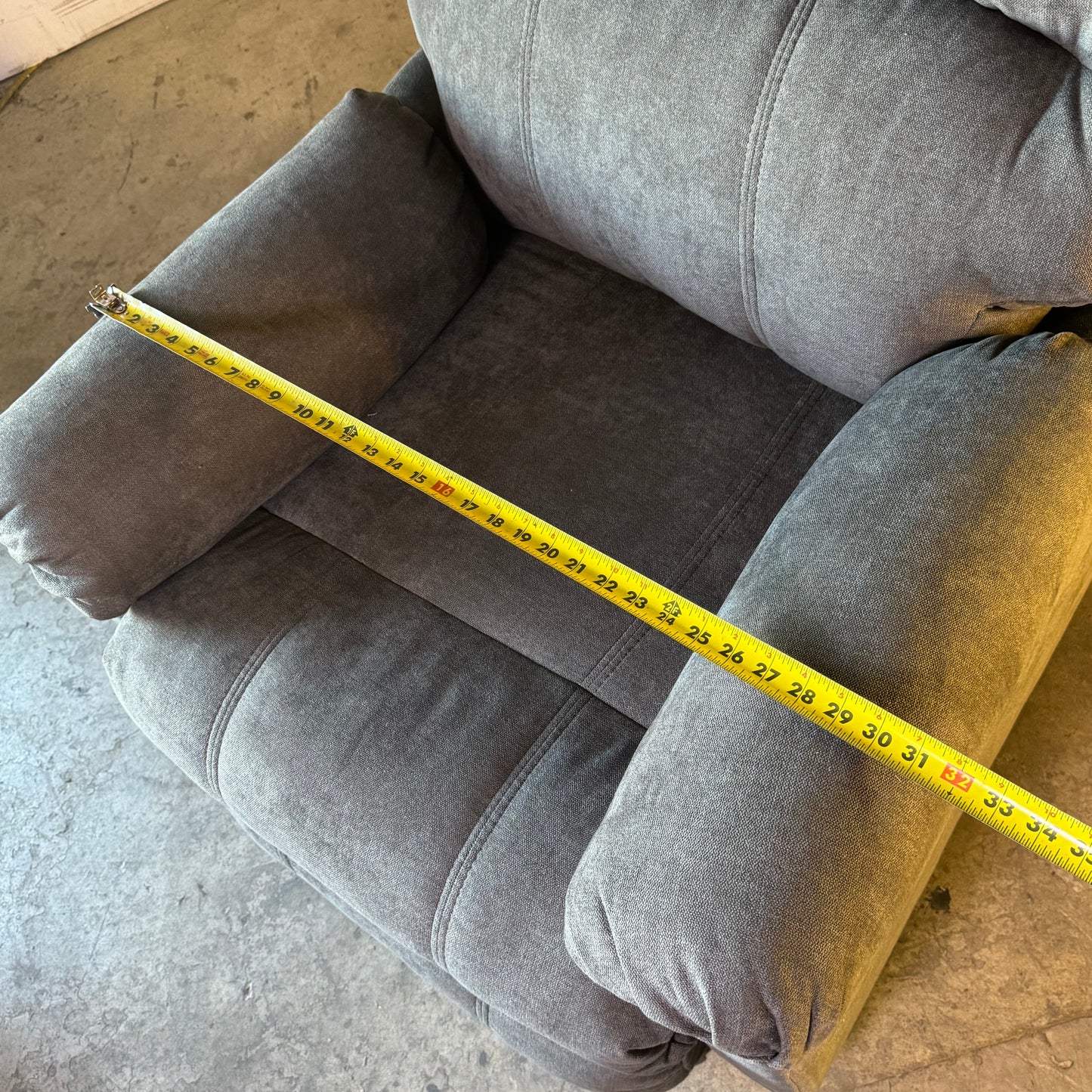 ZA@ Pallet of DAYTON Recline Furniture, Grey 63612-3465