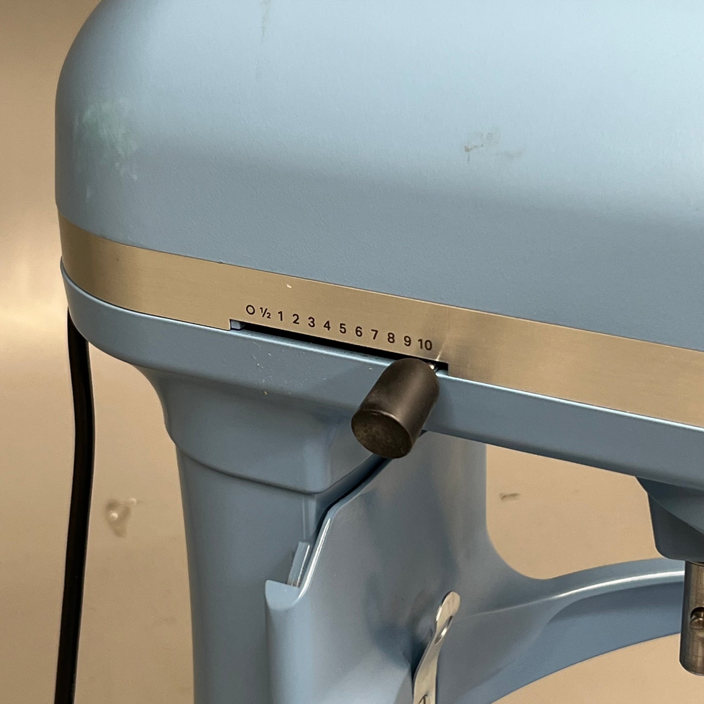 KITCHENAID 5.5 Quart Stand Mixer with Bowl Lift Blue KSM55SXXXCU (Like New)