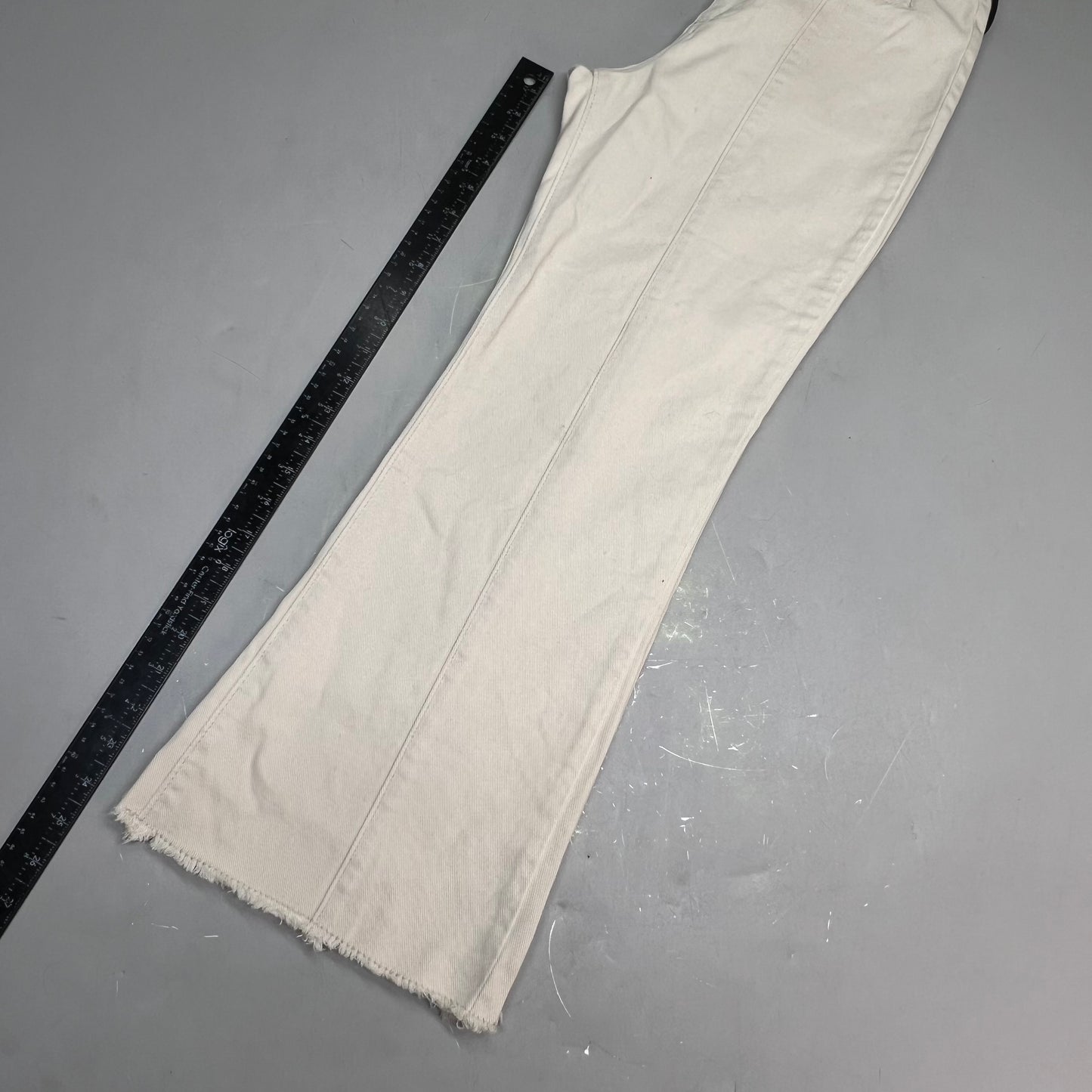 AMUSE SOCIETY Flying High Jeans Flared Leg Women's Sz 26 Banana A301FLY