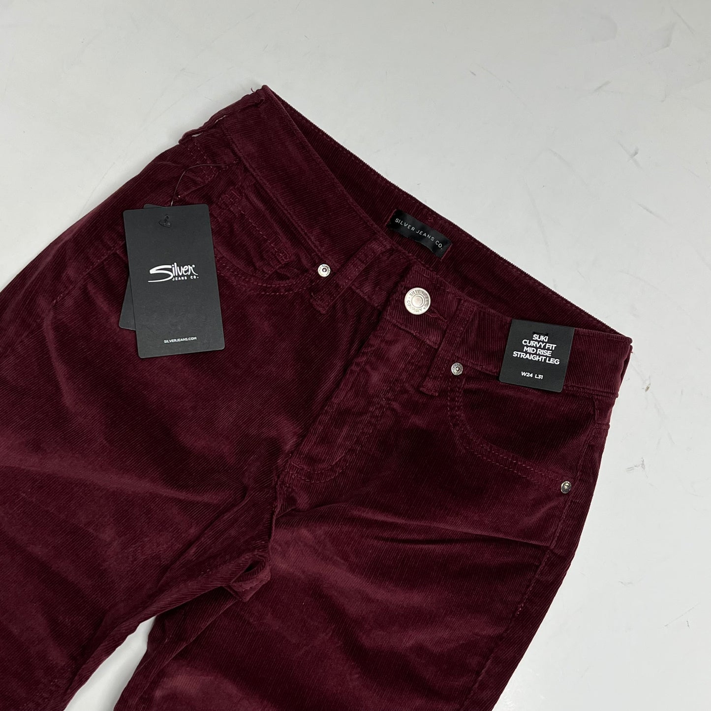 SILVER JEANS CO Suki Curvy Fit Mid Rise Straight Leg Women's Size 24/31 Bordeaux