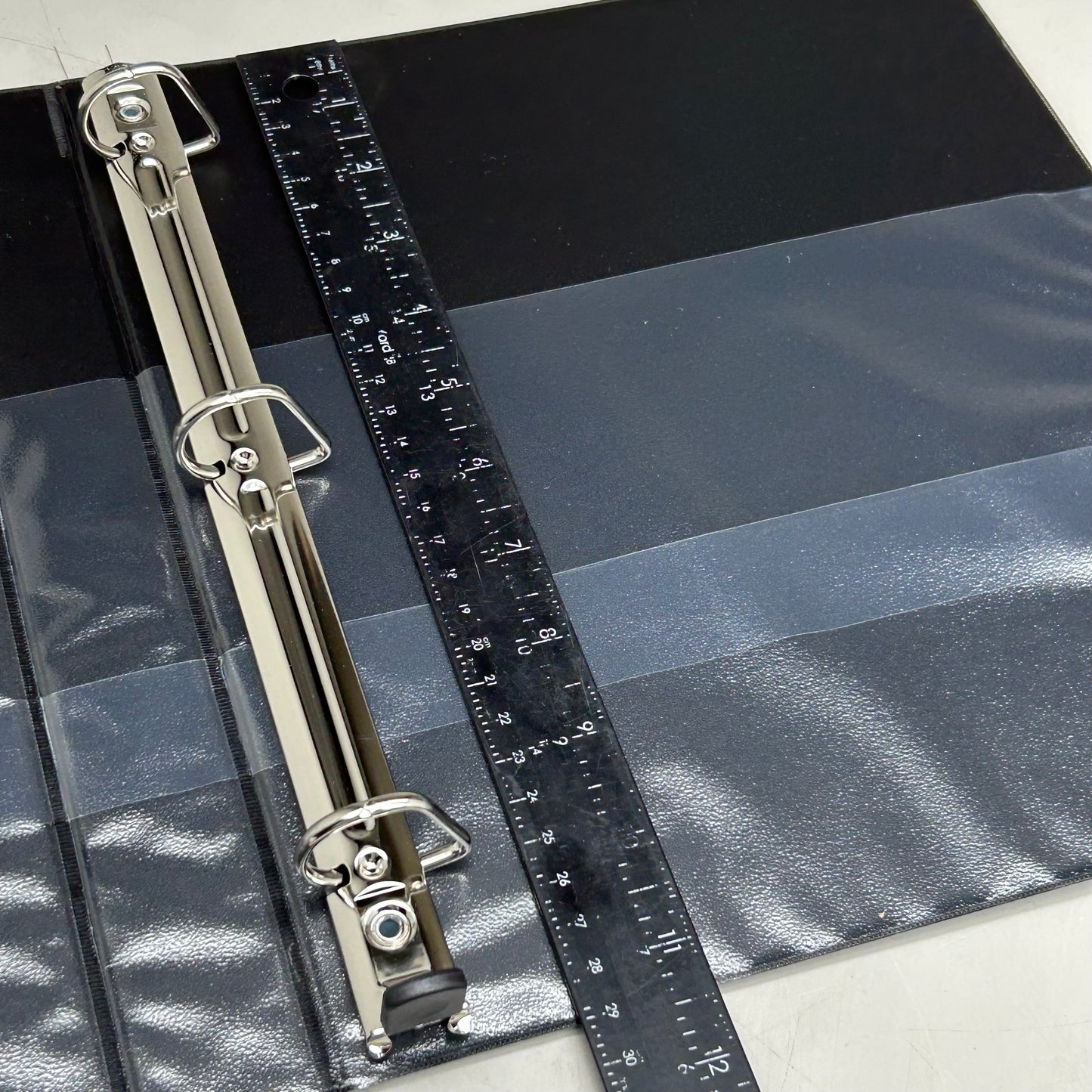 STAPLES (3 Pack) Heavy Duty 3-Ring Binder W/ 4 Pockets 11"x10.5"x1" Black ST56231B