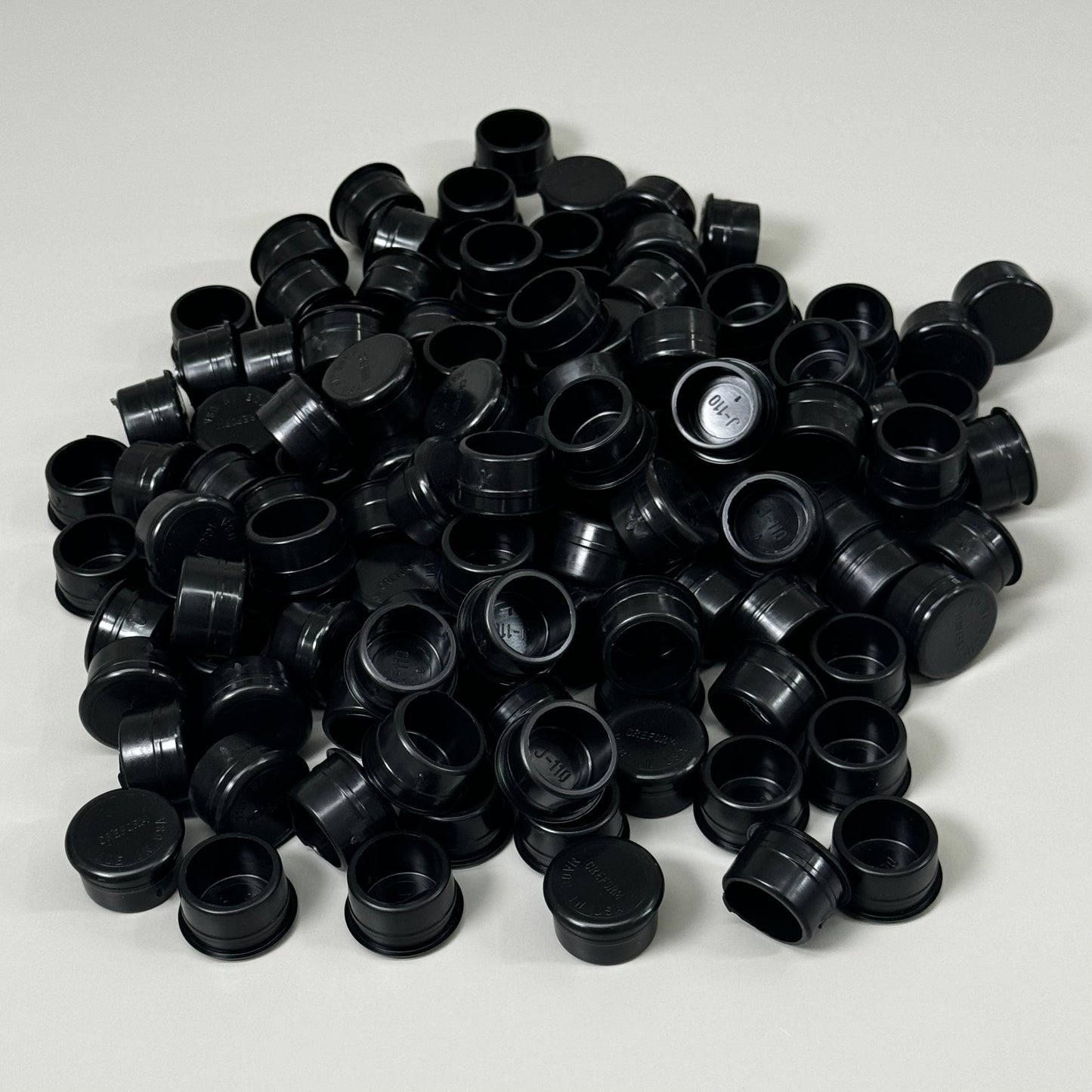 YAZAKI CREFORM (150 PACK) End Caps 1" x 3/4" Black J-110