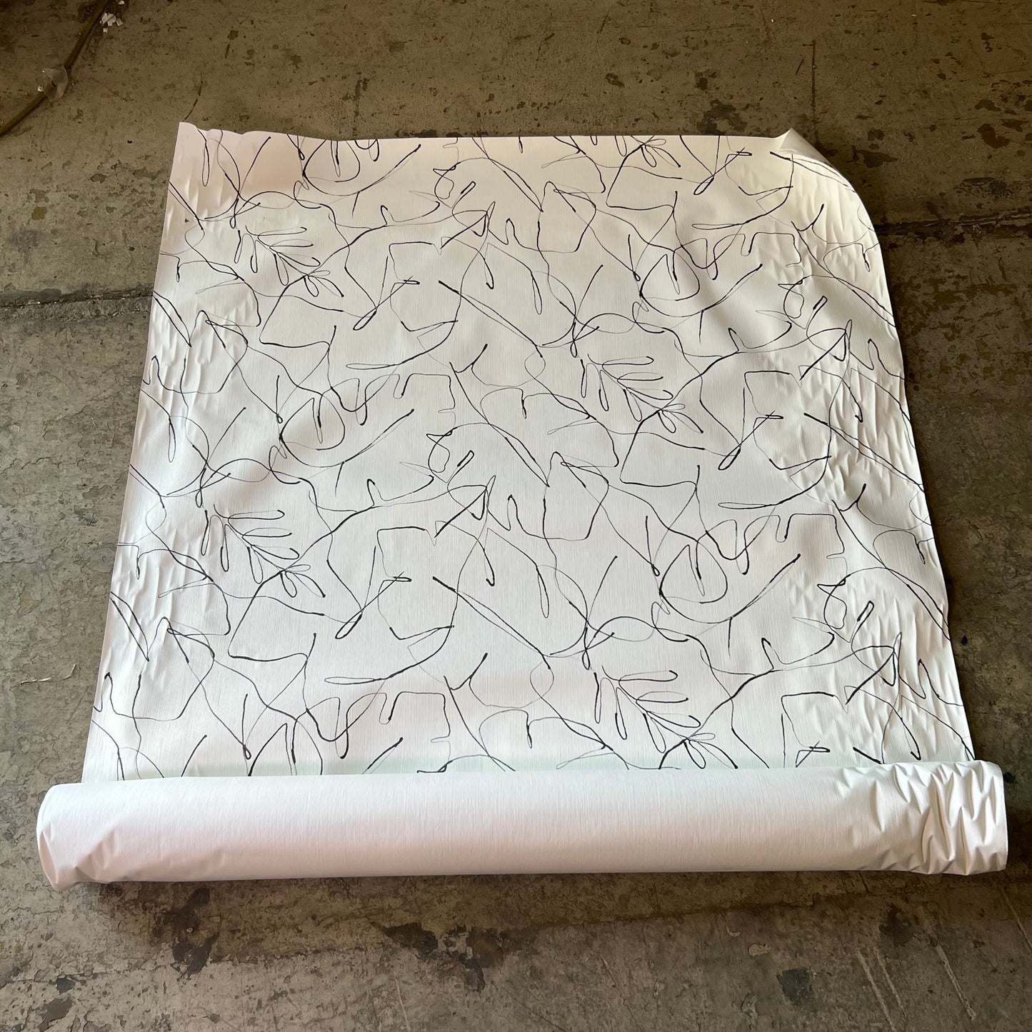 ZA@ Pallet of MIXED, KOROSEAL Wall Covering, Foam Soap, Iced Tea, Etc... (AS-IS)