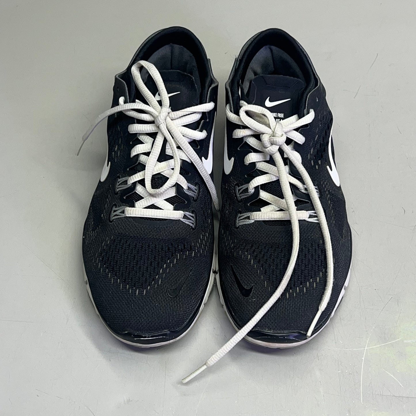 NIKE Free Tri Fit Cross Training Sneaker Women's Sz 7 Black/White (Pre-Owned)