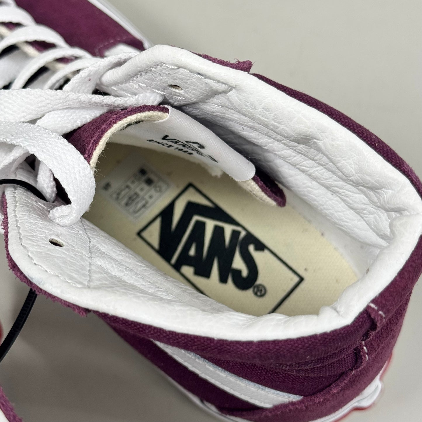 VANS Classic Sk8-Hi Shoe Canvas Upper Men's SZ 3.5 Women's Sz 5 Burgundy Purple