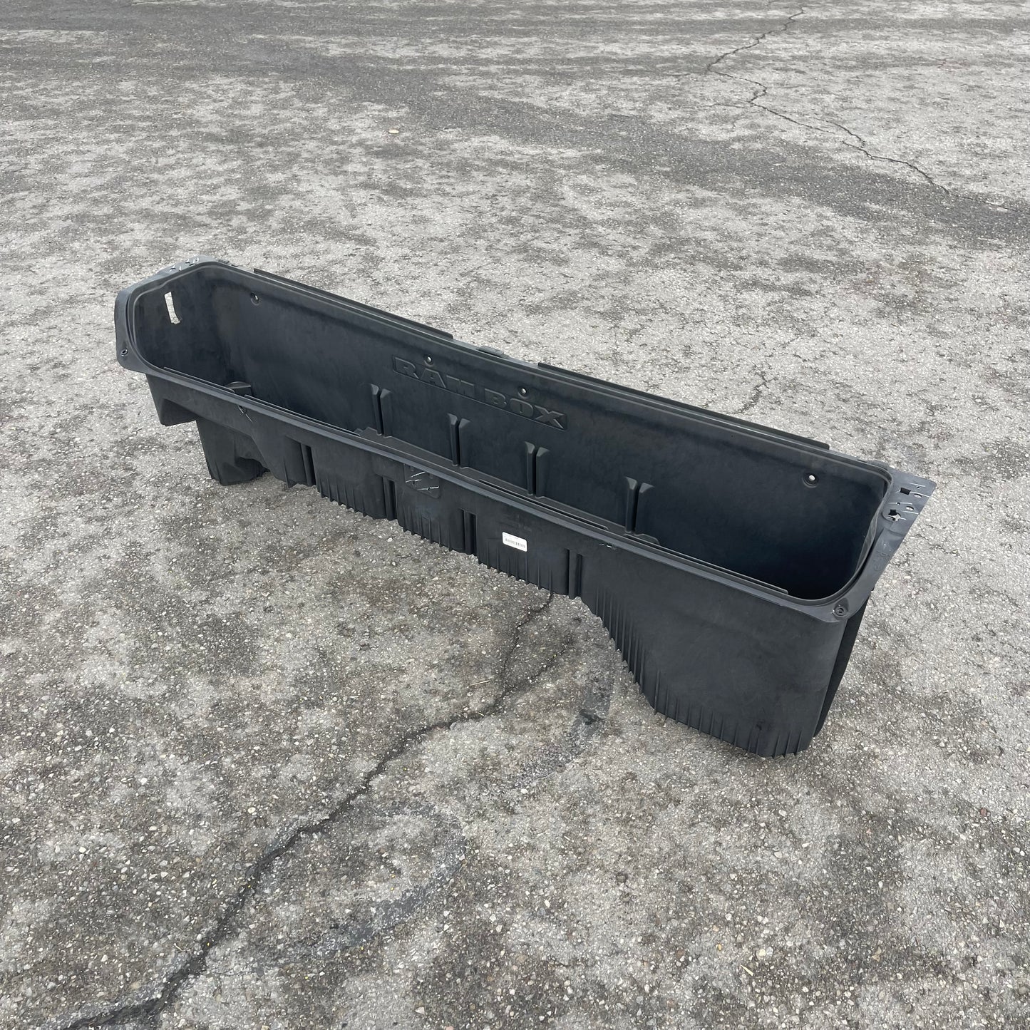 ZA@ Pallet of DODGE Rambox Cargo Management System Oem for Ram 1500, 2500, & 3500 (AS-IS)