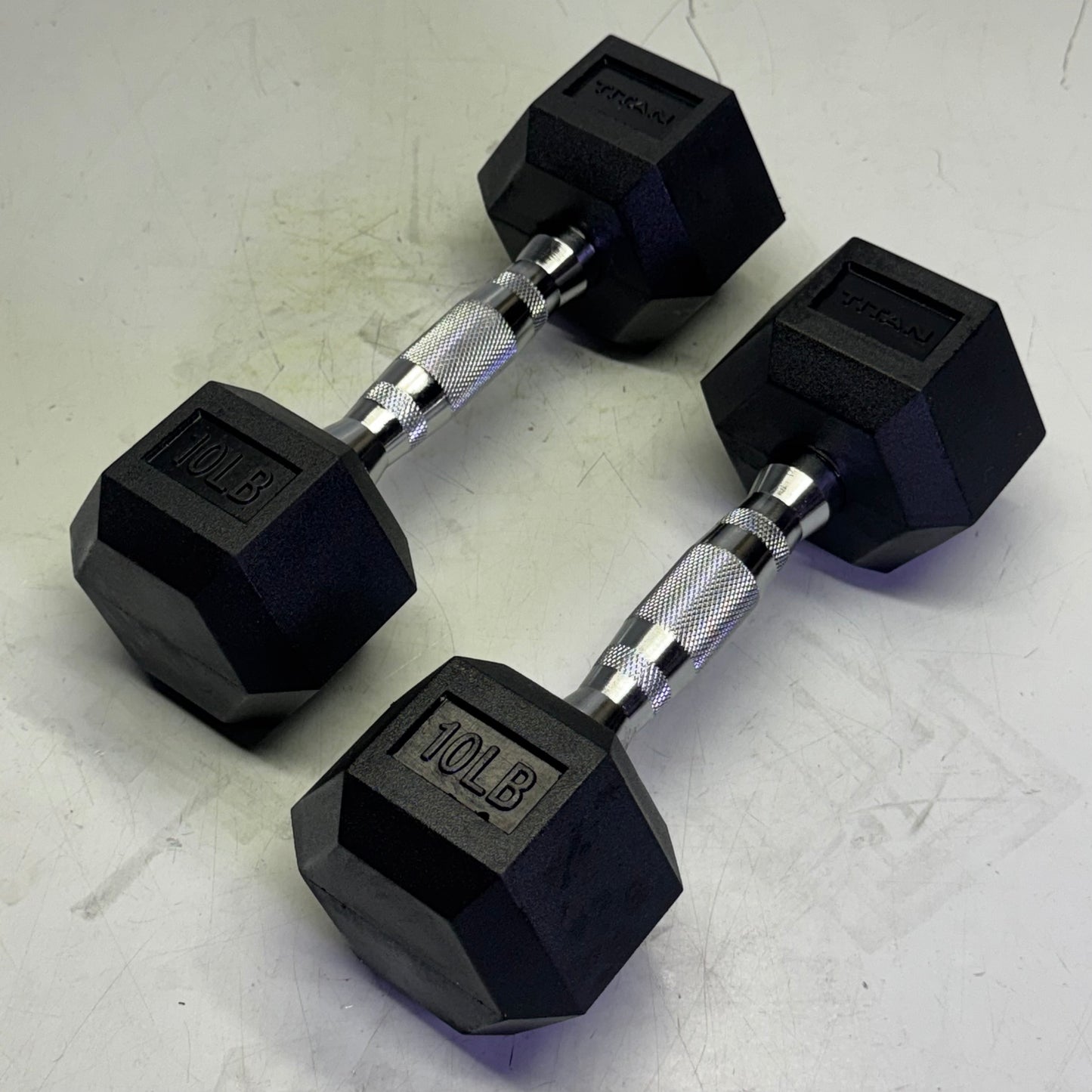TITAN FITNESS (2 PACK) Black Rubber Coated Hex Dumbbell Single 10lb HEXDBB_10