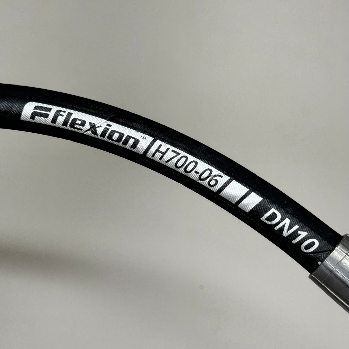 FLEXION Hydraulic Hose WP 210 BAR DN10 SAE100 R17 3/8" 1 ft H700-06