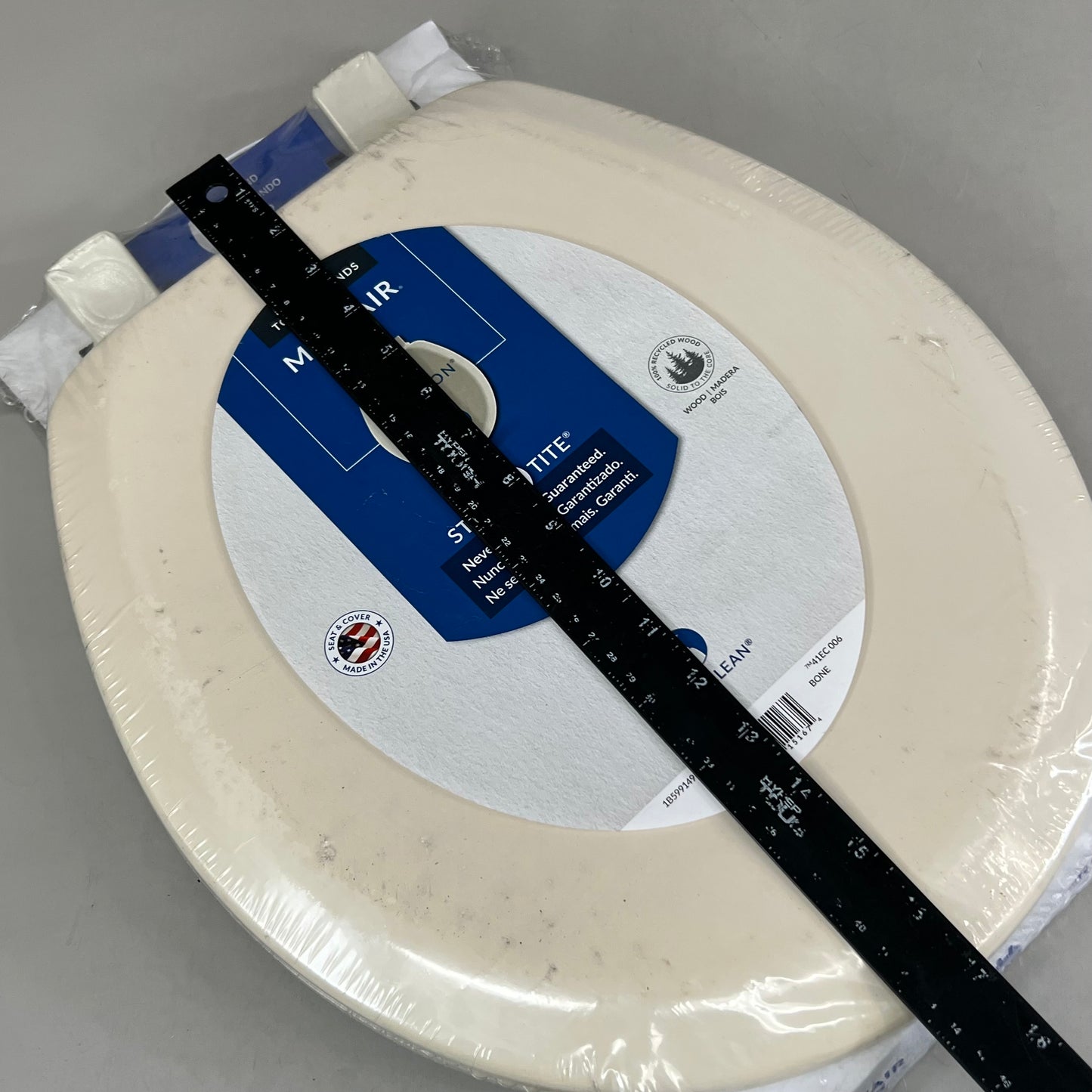 BEMIS Cameron Round Bone Enameled Wood Toilet Seat 17.5" x 14.5" Bone