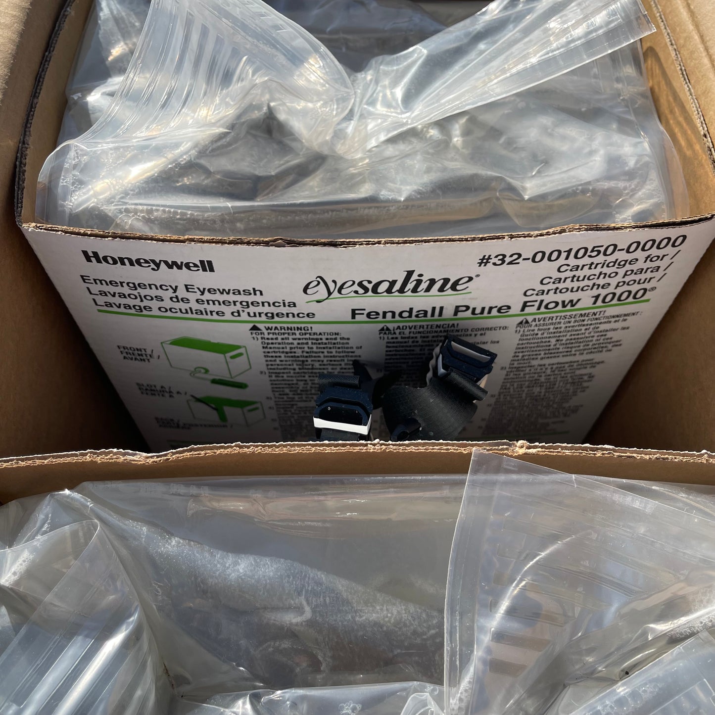 Z@ HONEYWELL Eyesaline Fendall Pure Flow 1000 Emergency Eyewash 2 Cartridges, 3.5 Gal 32-001050-0000