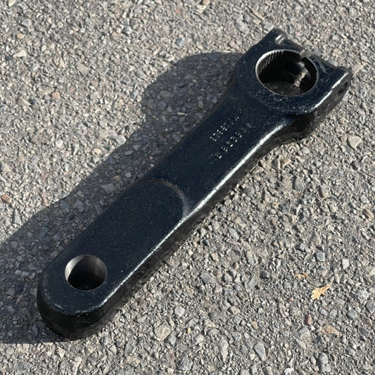 UNBRANDED Steering Pitman Arm 14"x4"x2" Black Steel 448238 P MA16828 (Good)