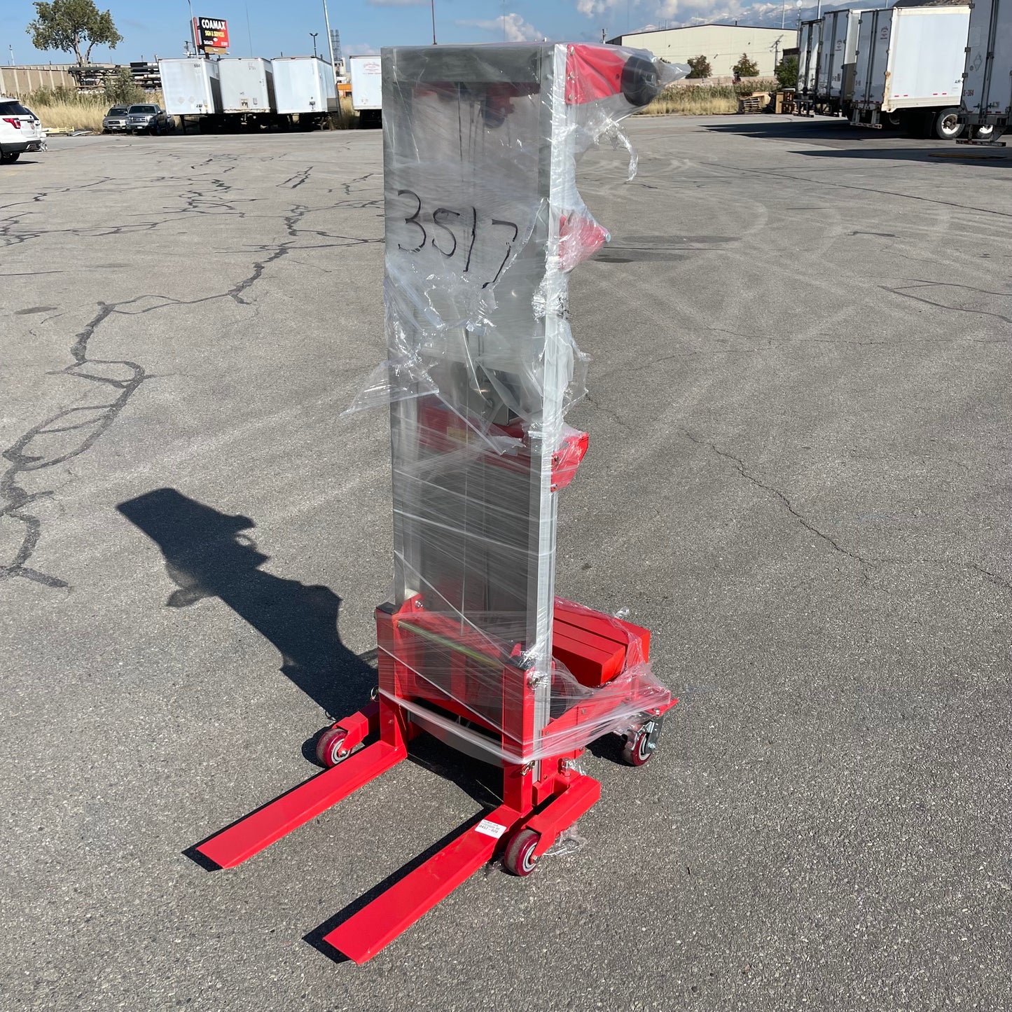 WESCO Hand Winch Lifter, Counter Balance Straddle 68"x47"x29", 500 lbs cap Red 273517 (B)