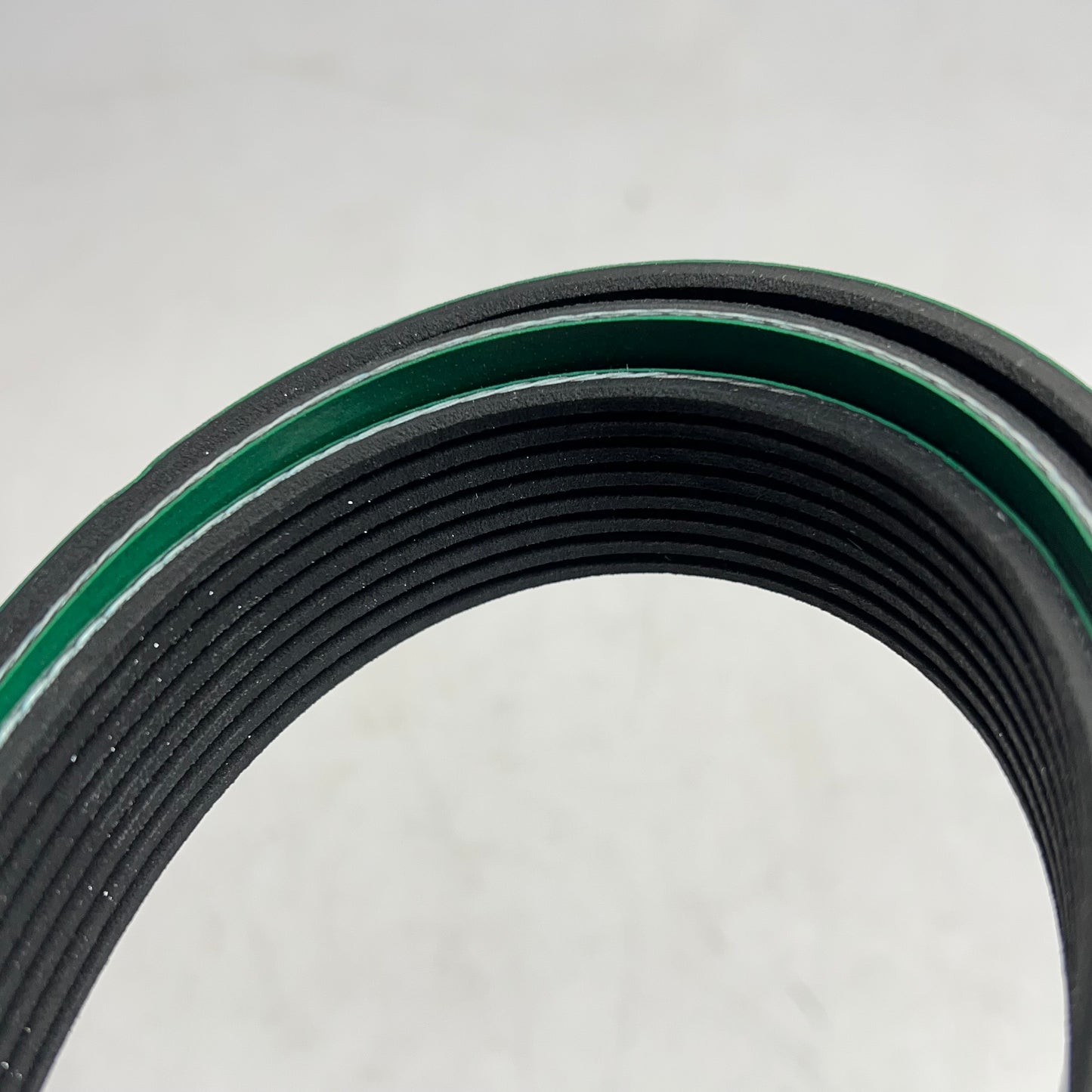 GATES Fleetrunner Micro-v Serpentine Belt  8 Rib 95-5/16"  Black K080948HD