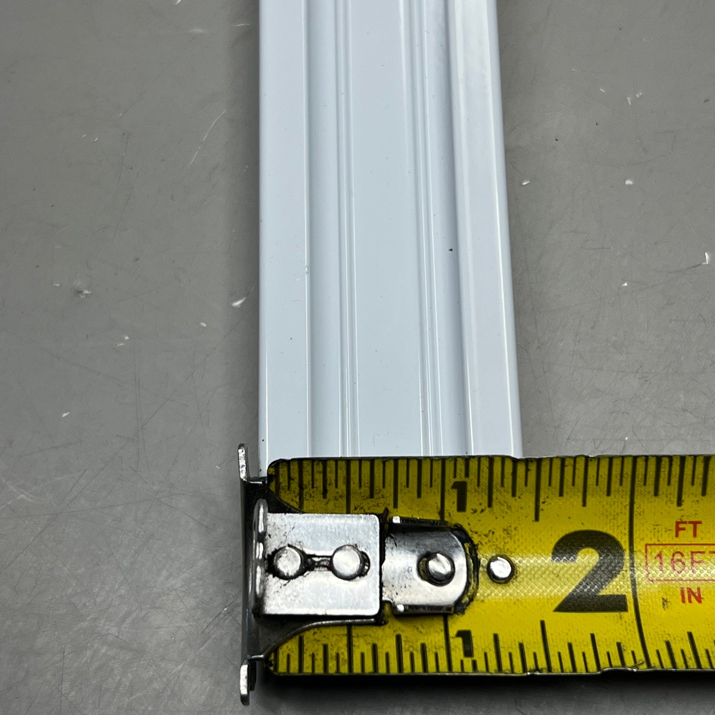 LEVITON Single Circuit Track Lighting Sz  4’, White Finish LT4P