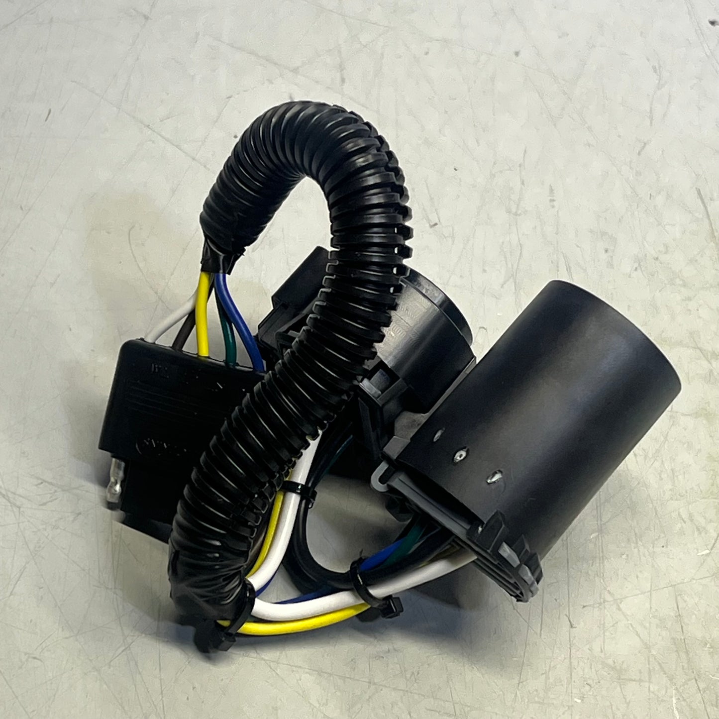 ZA@ HOPKINS OE Connector To 5 Flat Corrosion Resistant Vehicle Wiring Black 11141153 (As-Is)