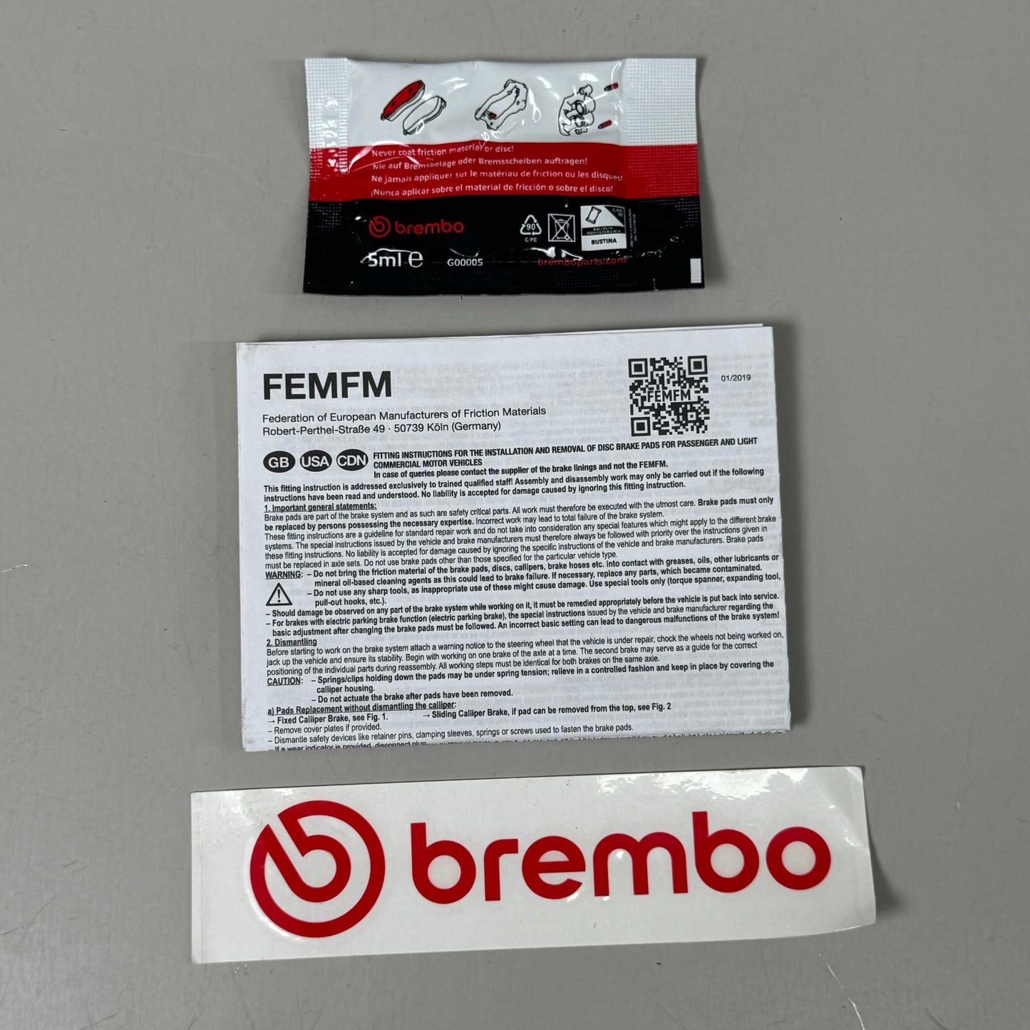 BREMBO Disc Ceramic Brake Pads 2 Wheel Set Chamfered & Slotted Red/Black P54039N