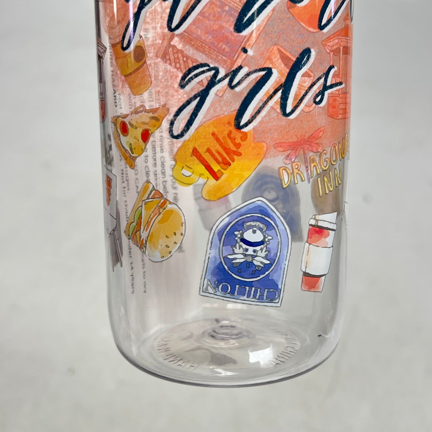 ZA@ SILVER BUFFALO Gilmore Girls Plastic Water Bottle W/ Screw Top Handle Lid 28oz Clear/Multicolor GIL505L3 C