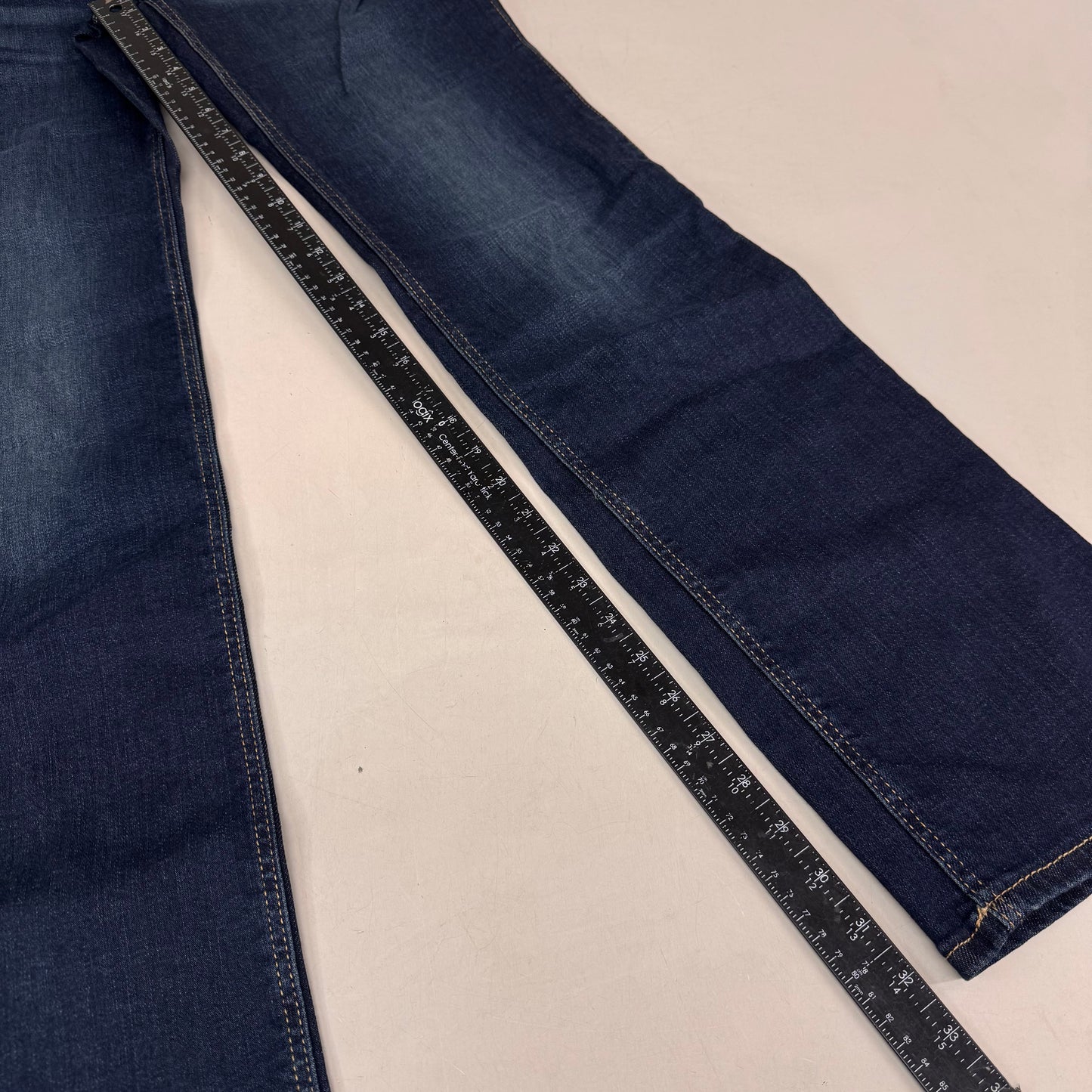 WRANGLER The Ultimate Riding Jean Q-Baby Mid-Rise 26/1 x 34 Avery 10WRQ20VA